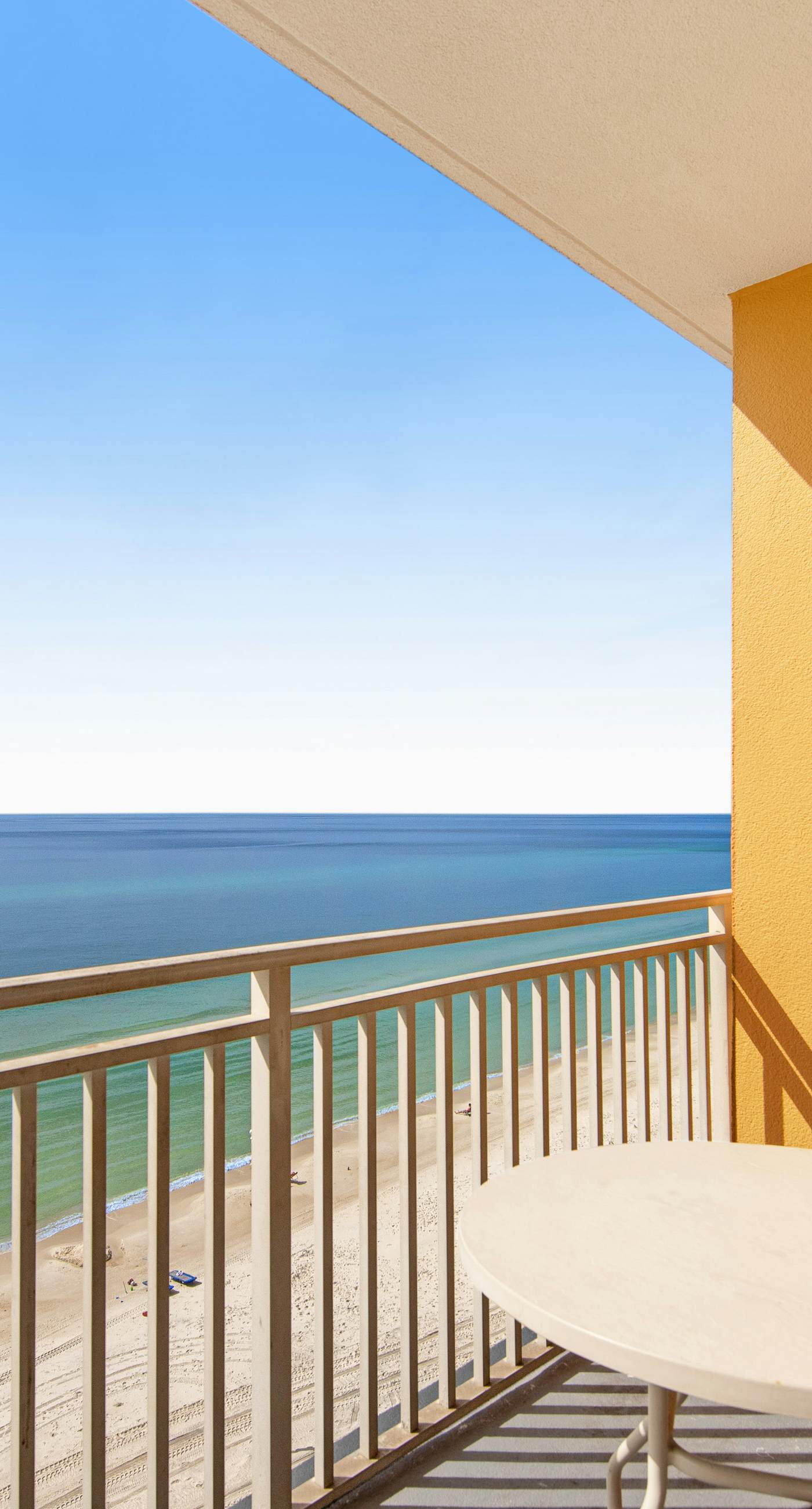 Stylish Gulf-front condo steps from the beach with resort pool, hot tub & gym