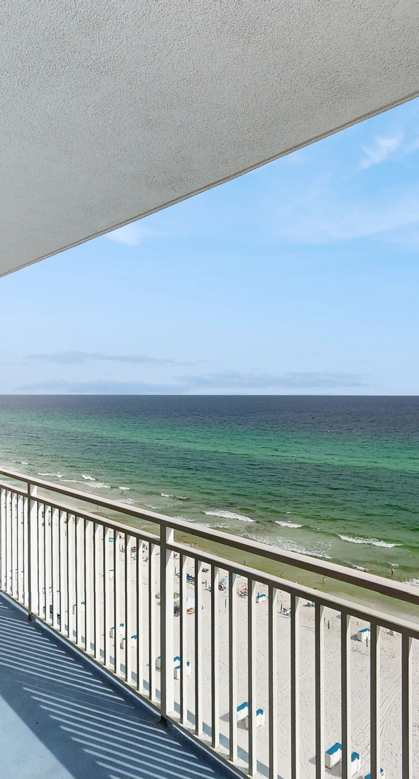 2BR Gulf & Beach-view with pool, hot tub, on-site dining, & private balcony