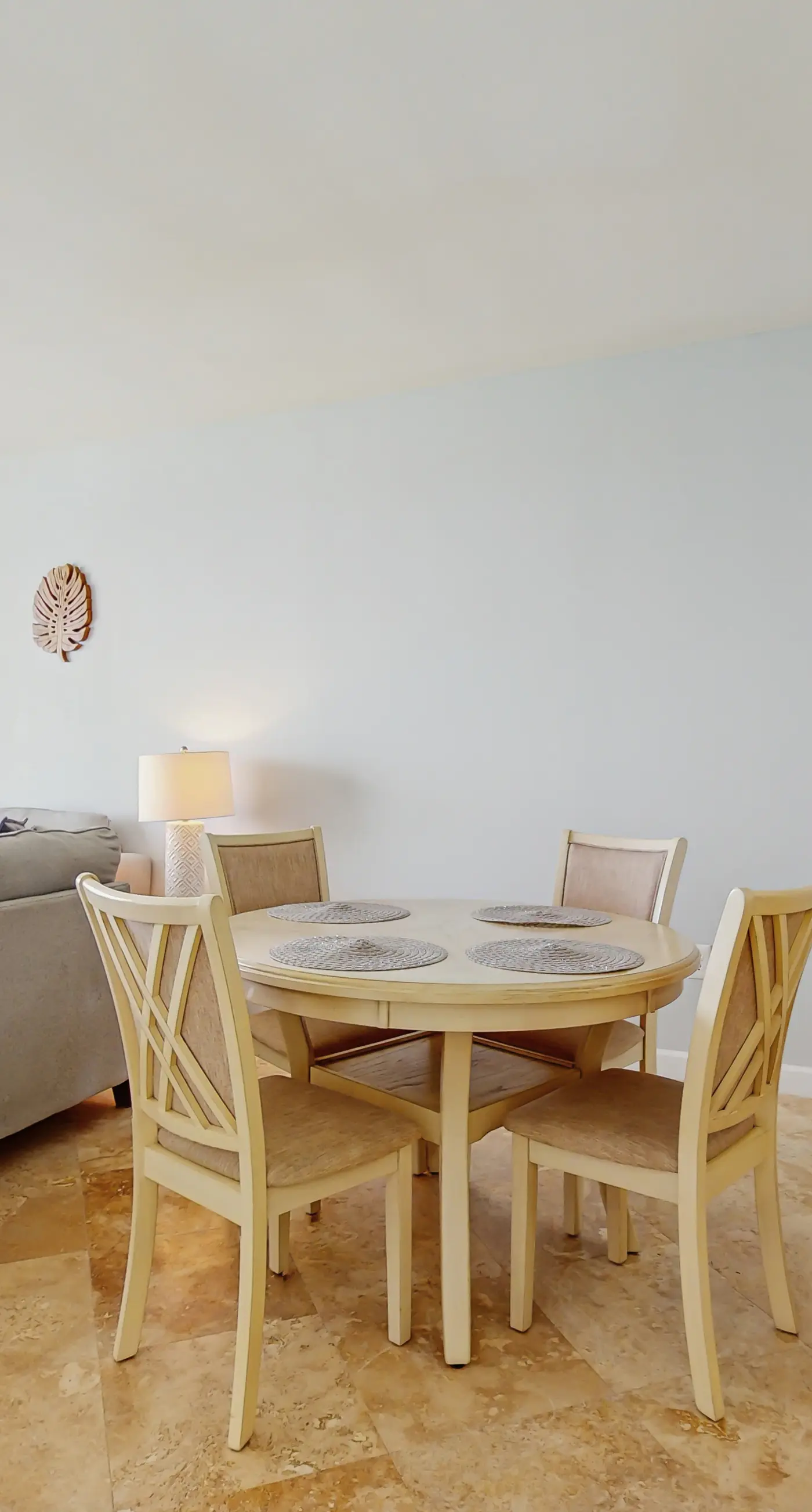 2BR Gulf & Beach-view with pool, hot tub, on-site dining, & private balcony