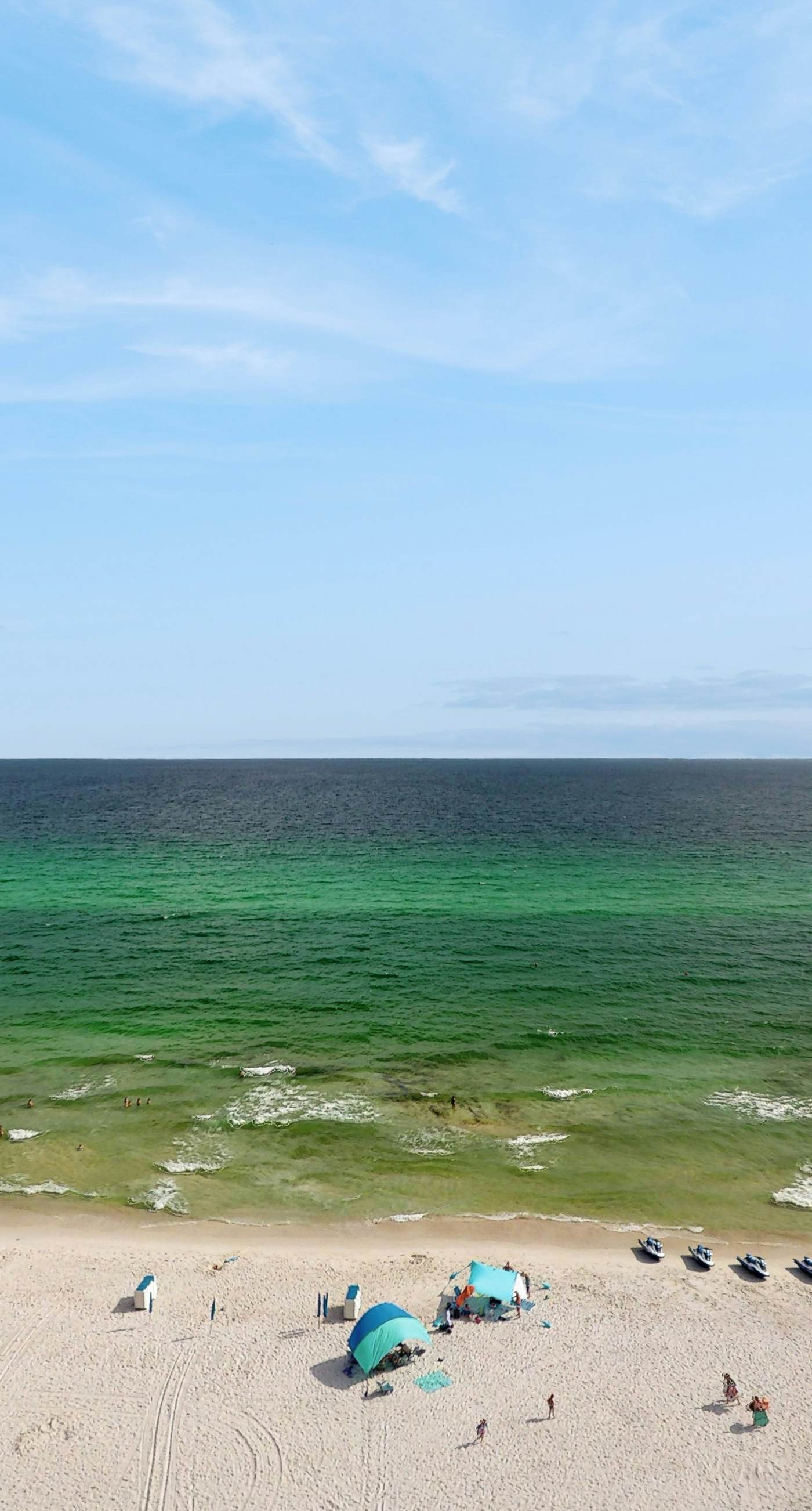 2BR Gulf/beach-view with pool, hot tub, on-site dining, & private balcony