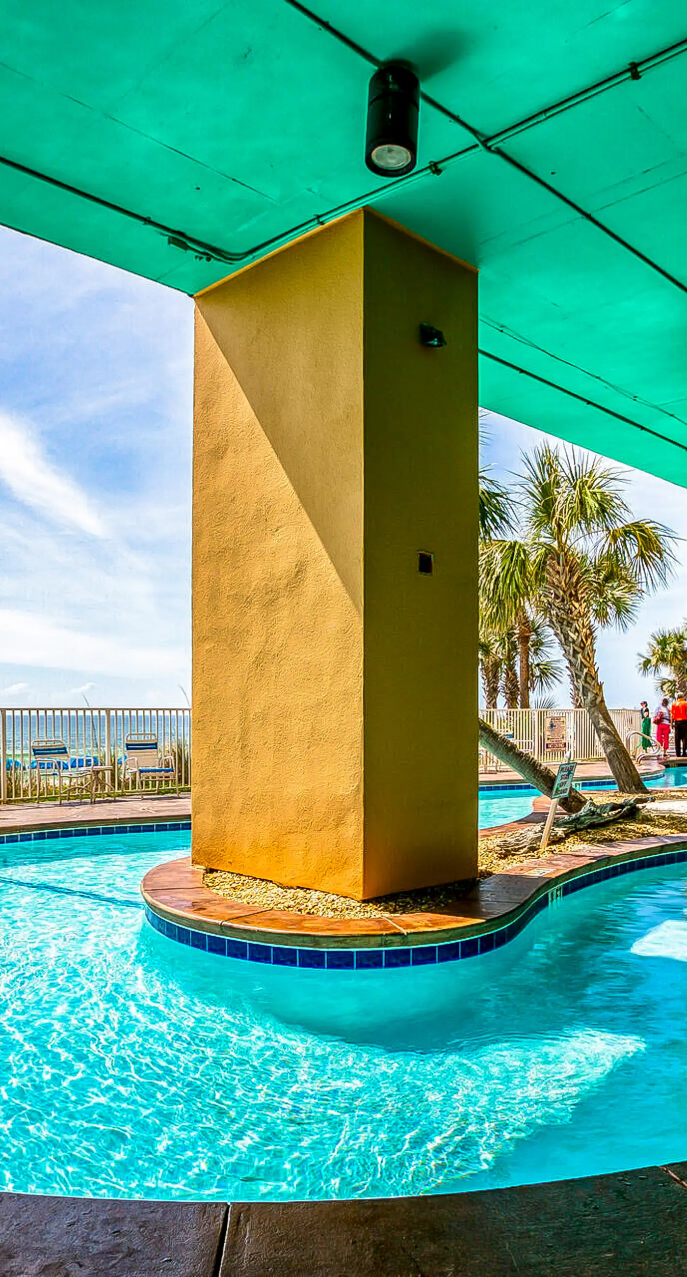 2BR Gulf & Beach-view with pool, hot tub, on-site dining, & private balcony