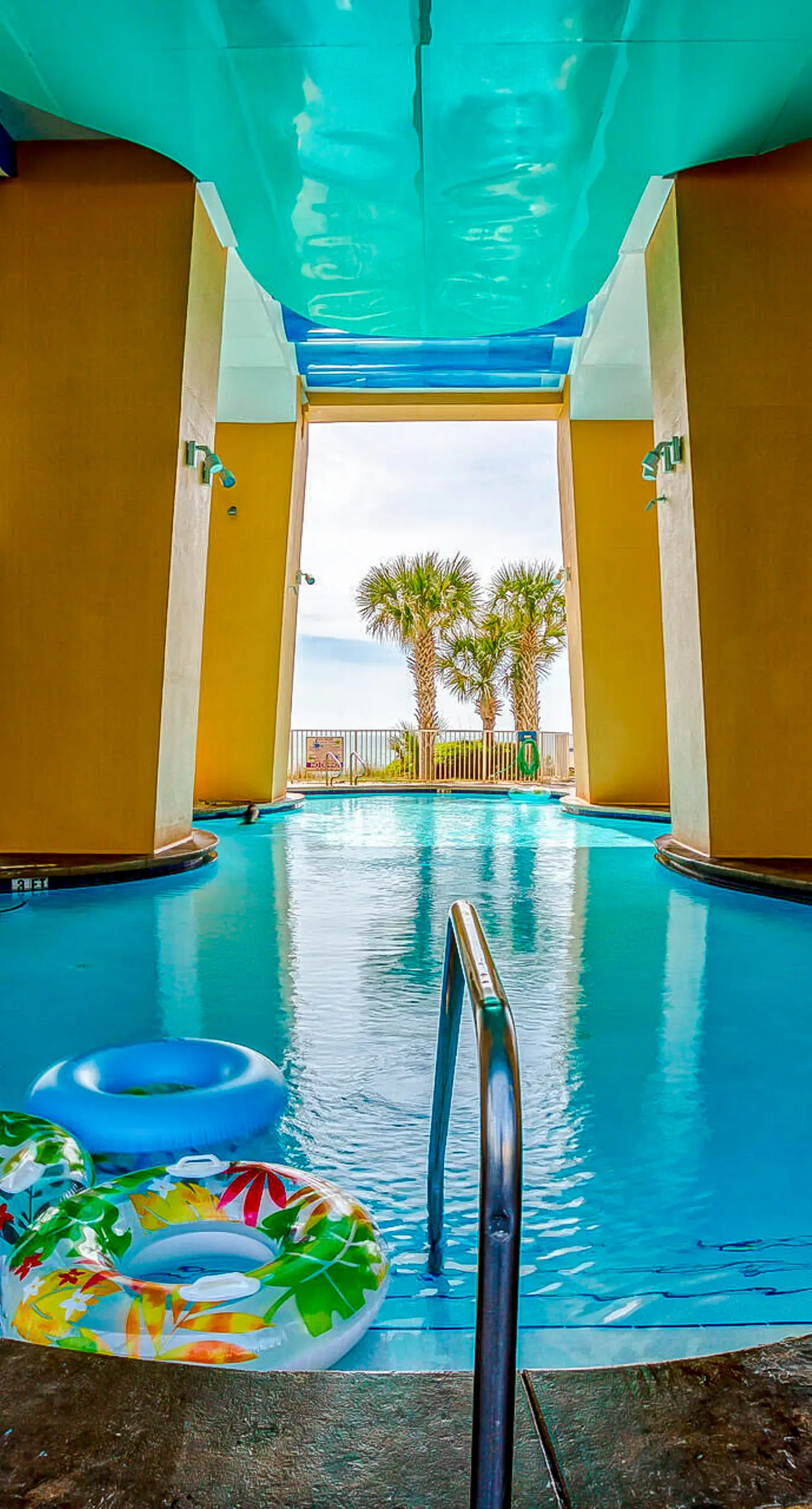 2BR Gulf & Beach-view with pool, hot tub, on-site dining, & private balcony