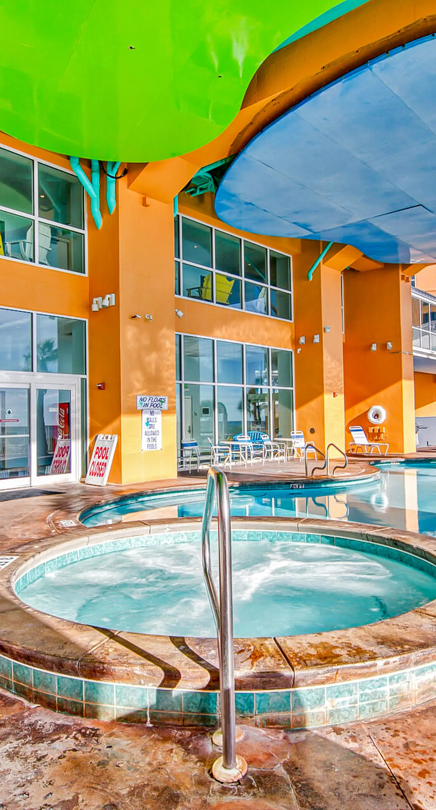 2BR Gulf & Beach-view with pool, hot tub, on-site dining, & private balcony