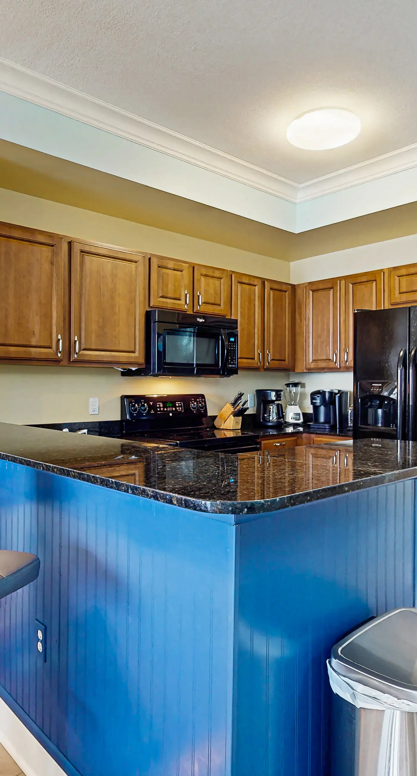 Sand-front condo with pool, hot tub, gym, scenic balcony, smart TVs, W/D, & AC