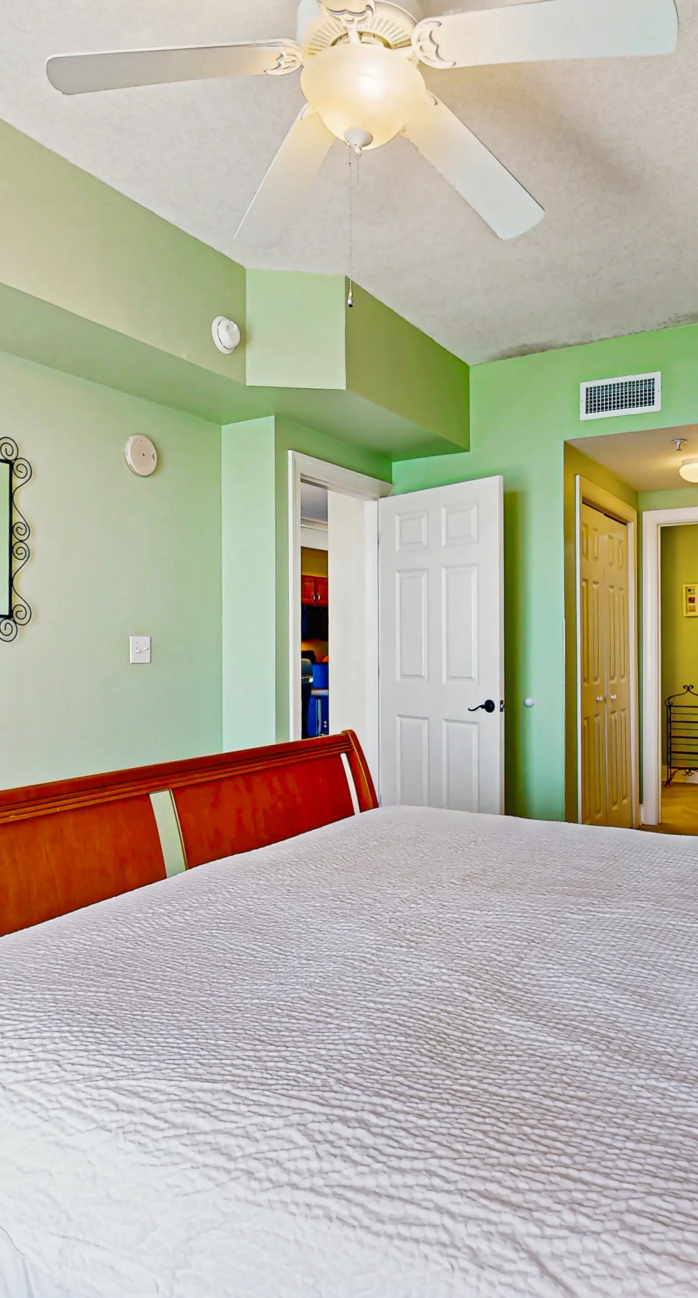 Sand-front condo with pool, hot tub, gym, scenic balcony, smart TVs, W/D, & AC