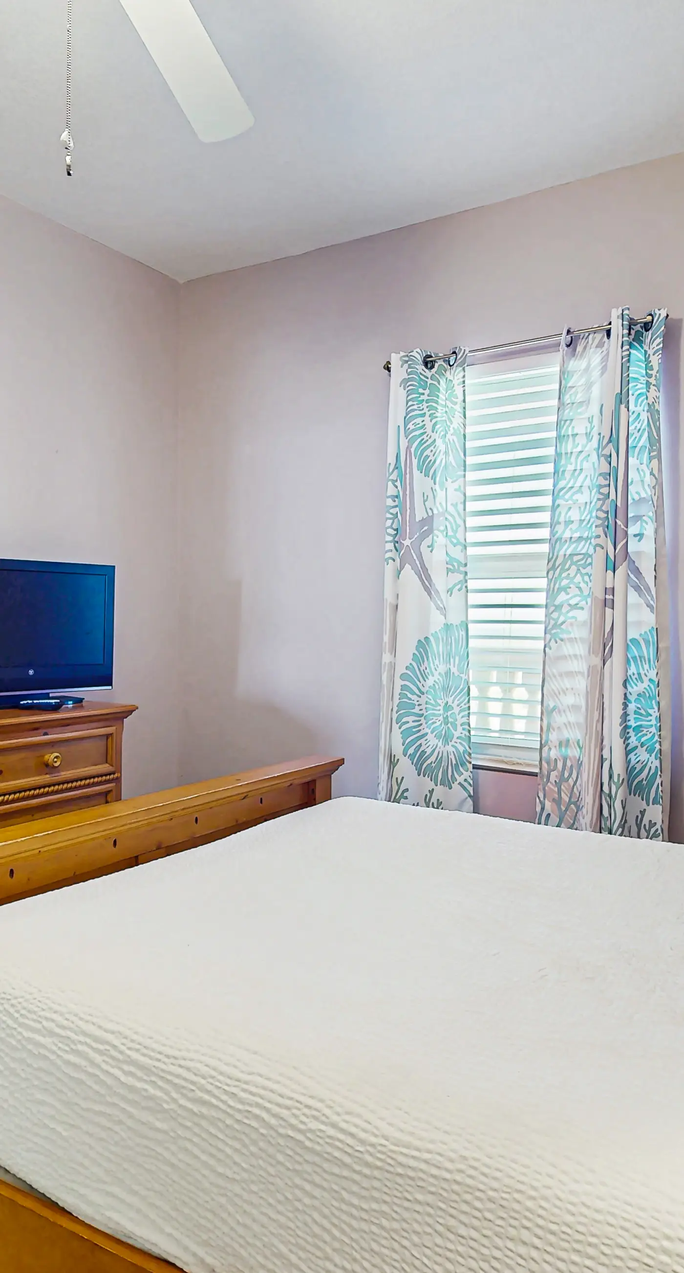 Sand-front condo with pool, hot tub, gym, scenic balcony, smart TVs, W/D, & AC