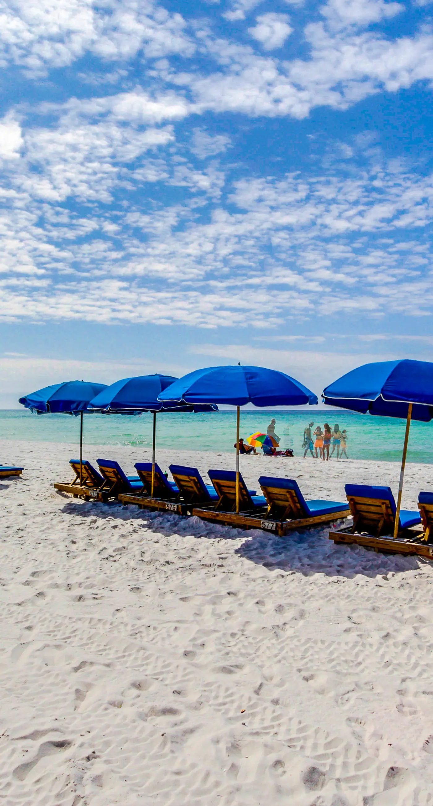 Stunning condo with Gulf view, balcony, hot tub, & pool