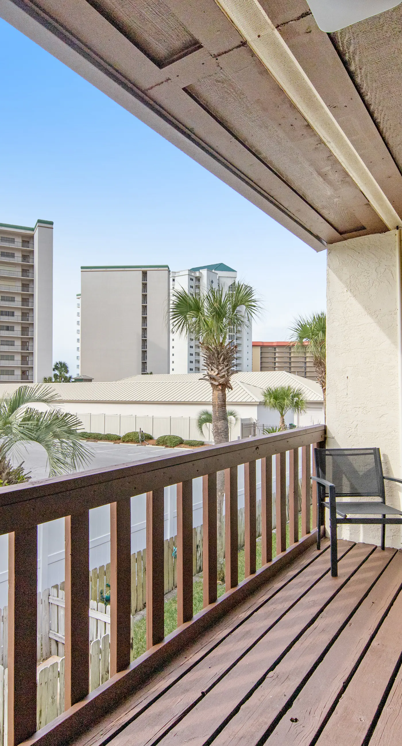 Sweet Townhome with a Patio & Balcony - Just a Half Block from the Beach