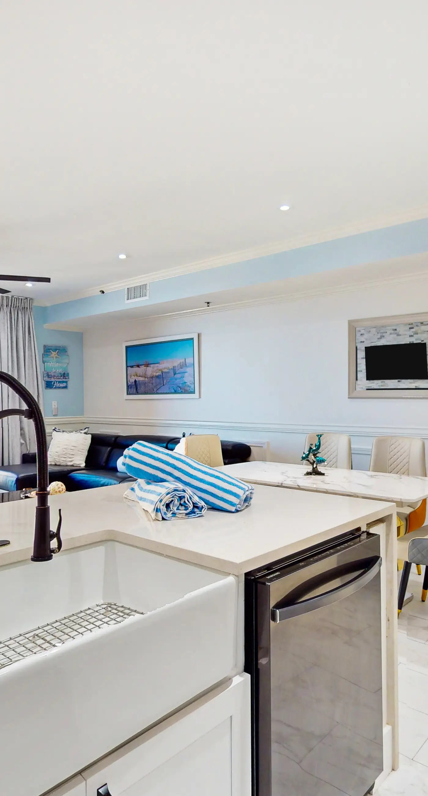 Luxury Gulf-view condo with Pool, Hot tub & Gym access