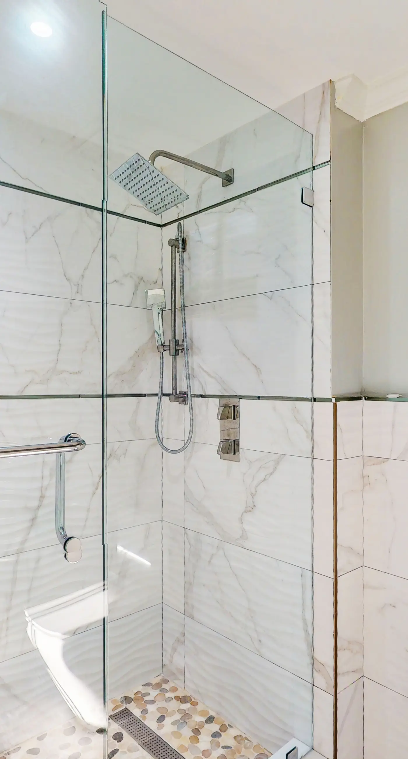 Luxury Gulf-view condo with Pool, Hot tub & Gym access