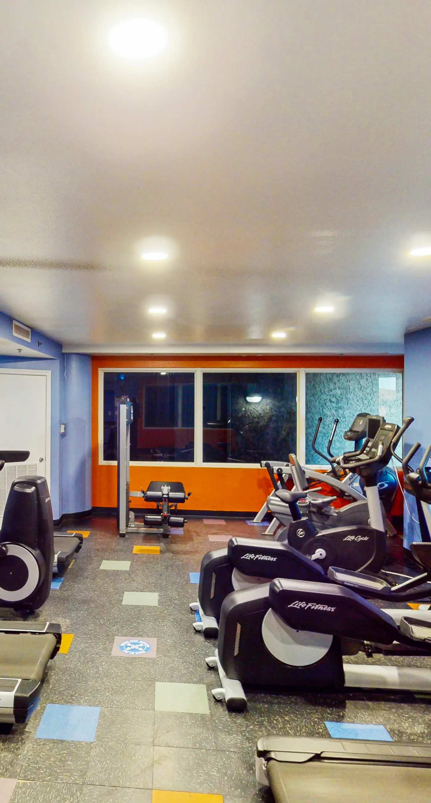 Luxury Gulf-view condo with Pool, Hot tub & Gym access