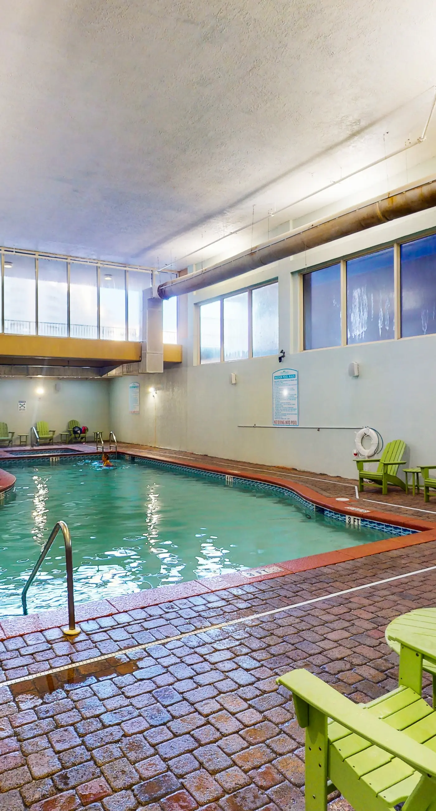 Luxury Gulf-view condo with Pool, Hot tub & Gym access