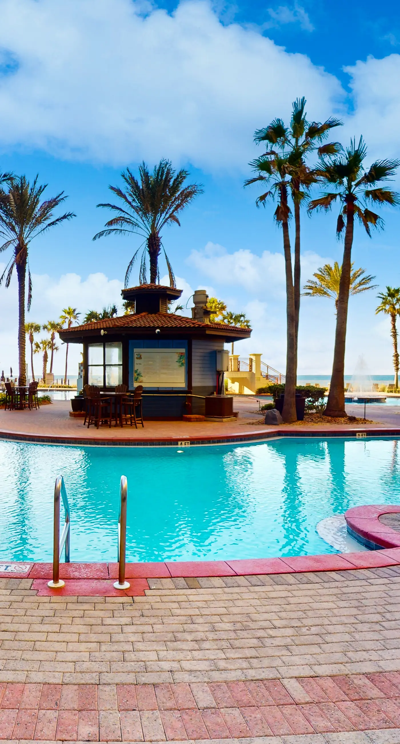 Luxury Gulf-view condo with Pool, Hot tub & Gym access