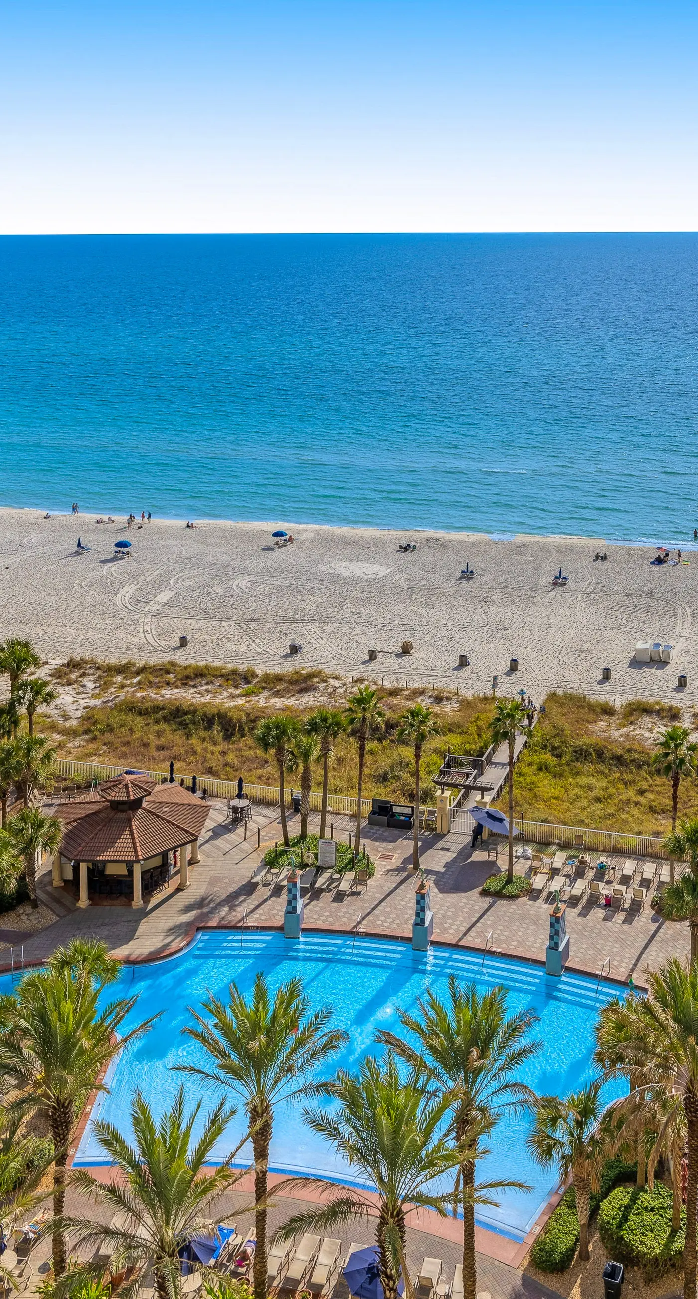 Luxury Gulf-view condo with Pool, Hot tub & Gym access
