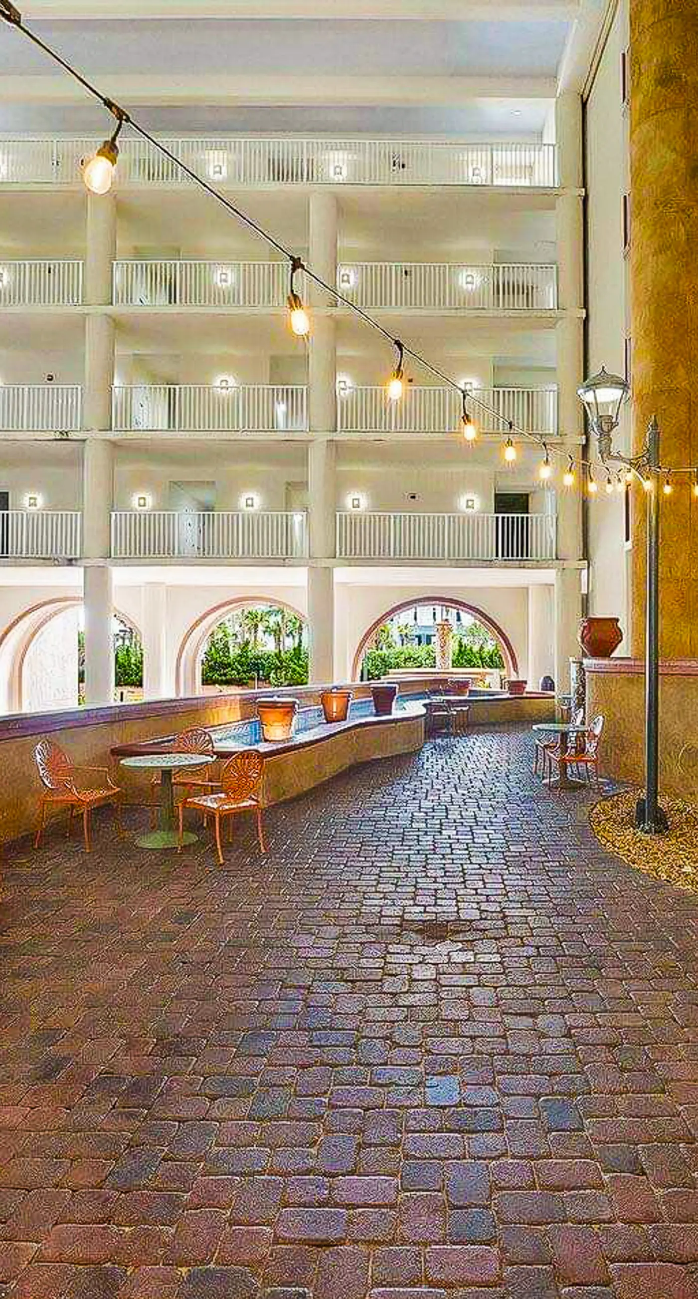Luxury Gulf-view condo with Pool, Hot tub & Gym access