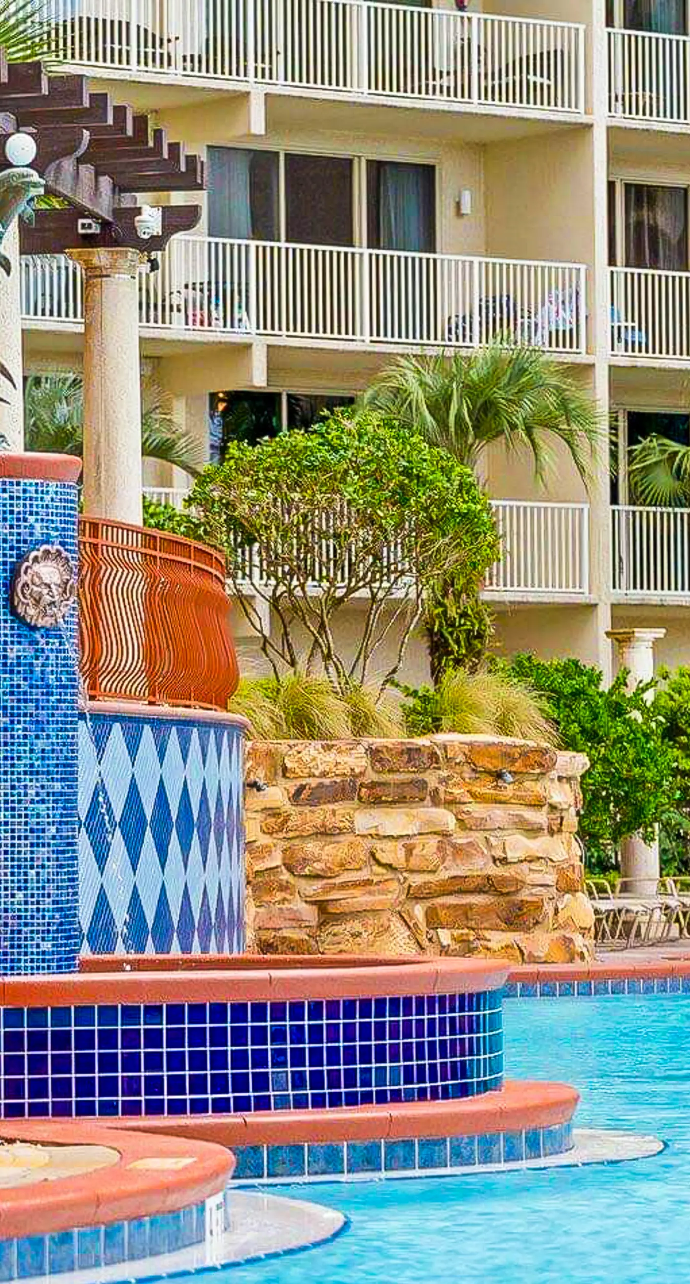 Luxury Gulf-view condo with Pool, Hot tub & Gym access