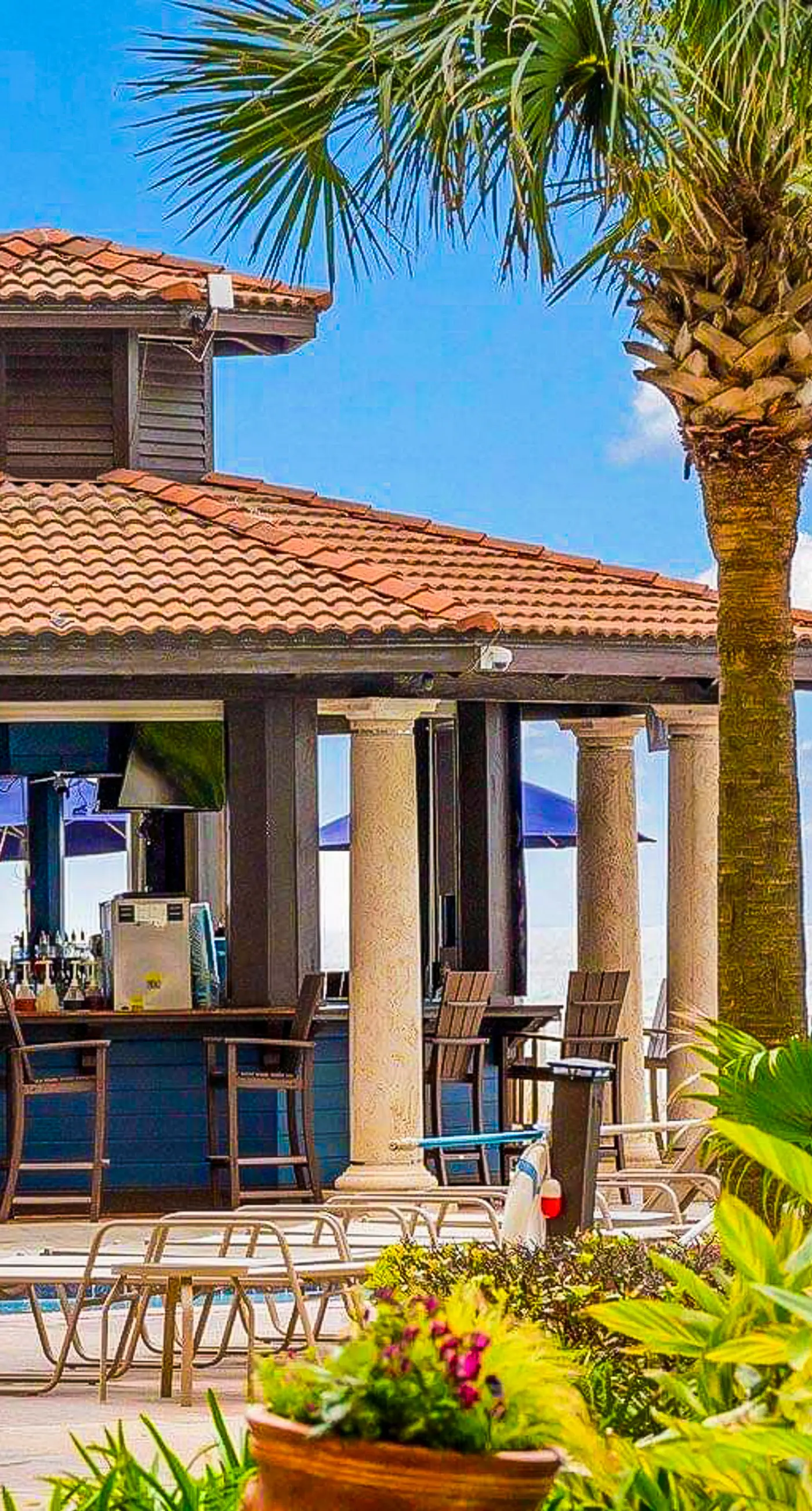 Luxury Gulf-view condo with Pool, Hot tub & Gym access