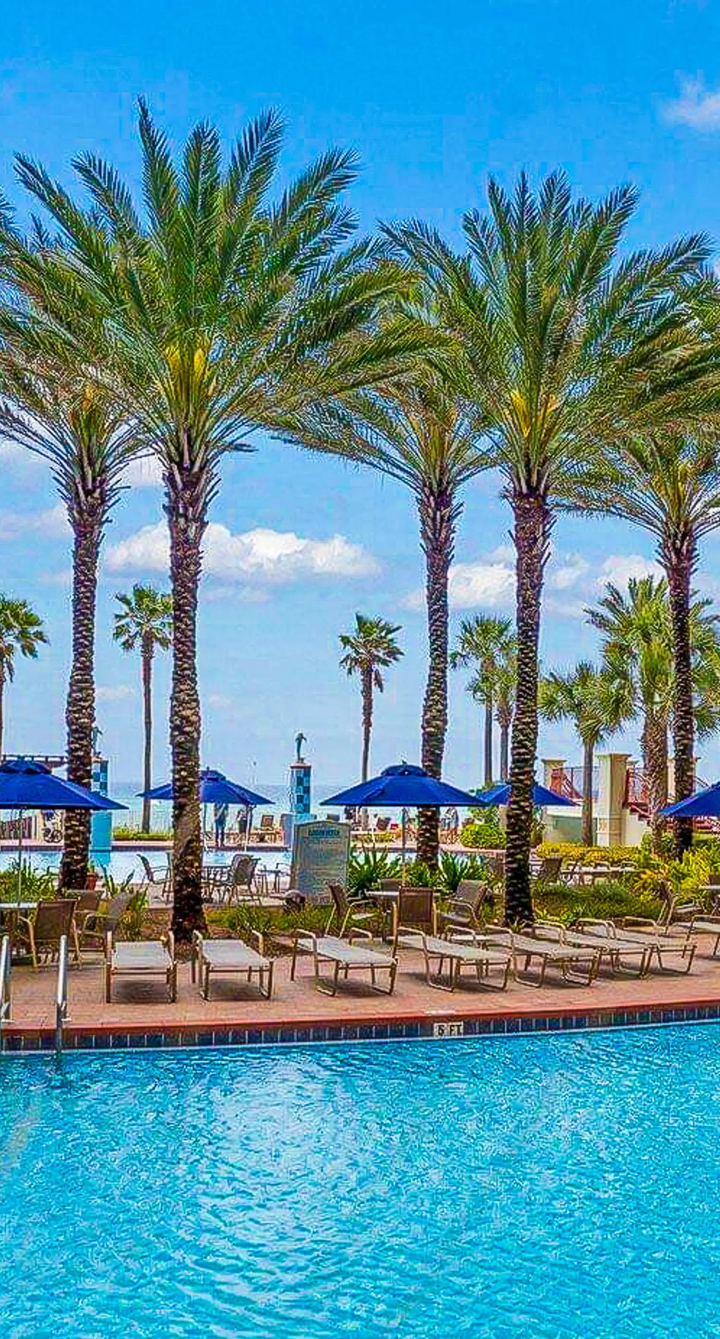 Luxury Gulf-view condo with Pool, Hot tub & Gym access