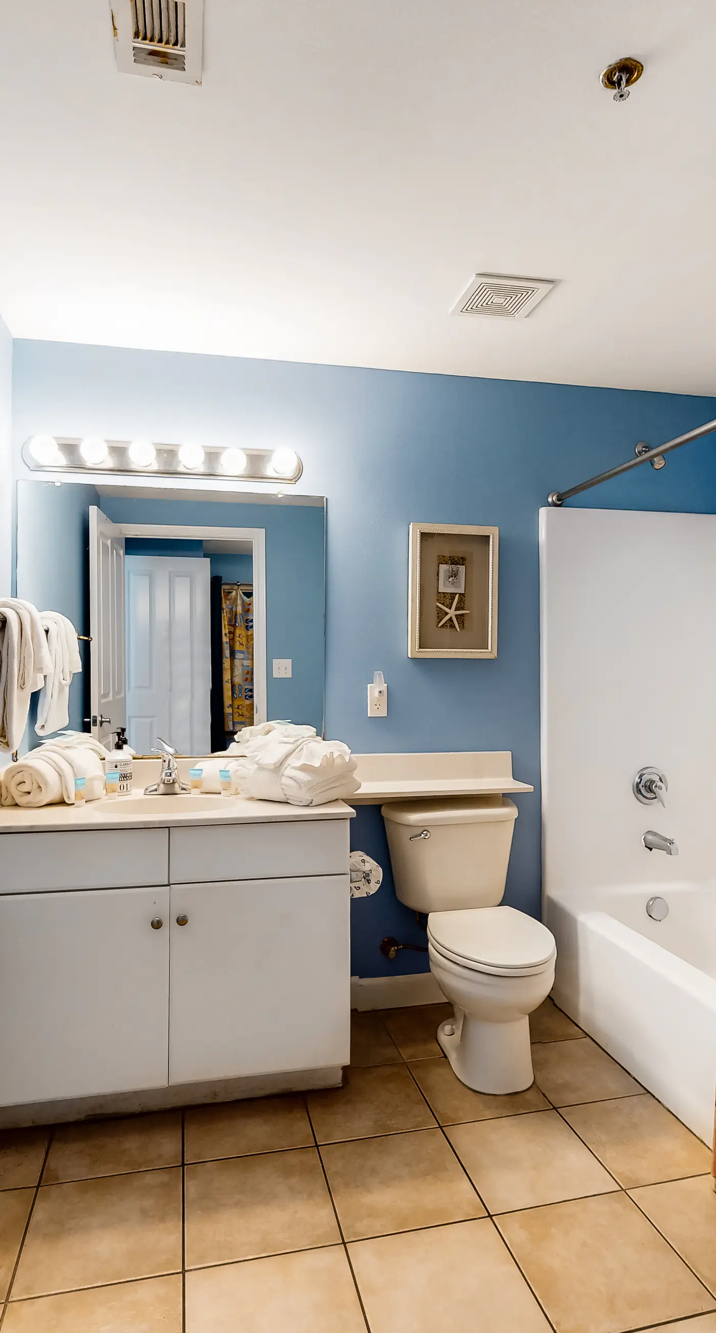 Gulf-front condo with pool, hot tub, & same-floor parking