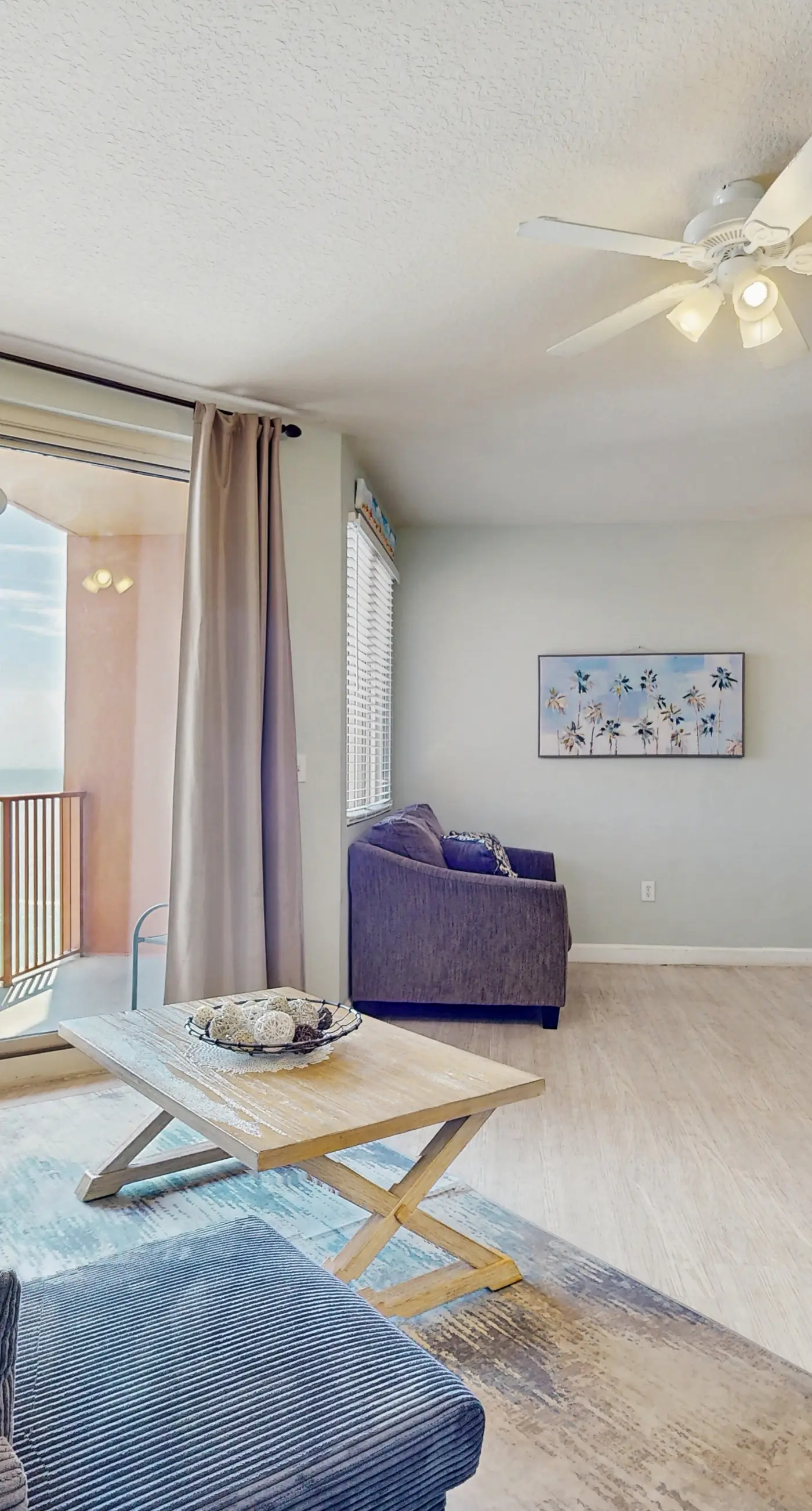 23rd-floor beachfront condo with Gulf views, beach, pools, hot tub, & sauna