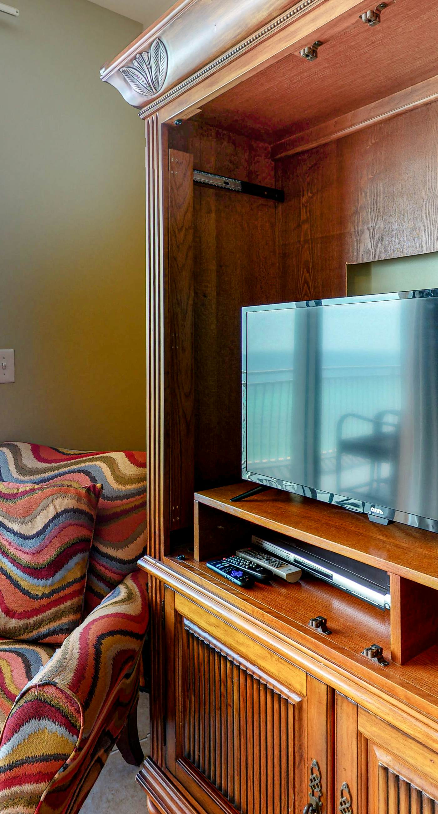 14th-Floor Gulf front condo with beach views, hot tub/pools/gym