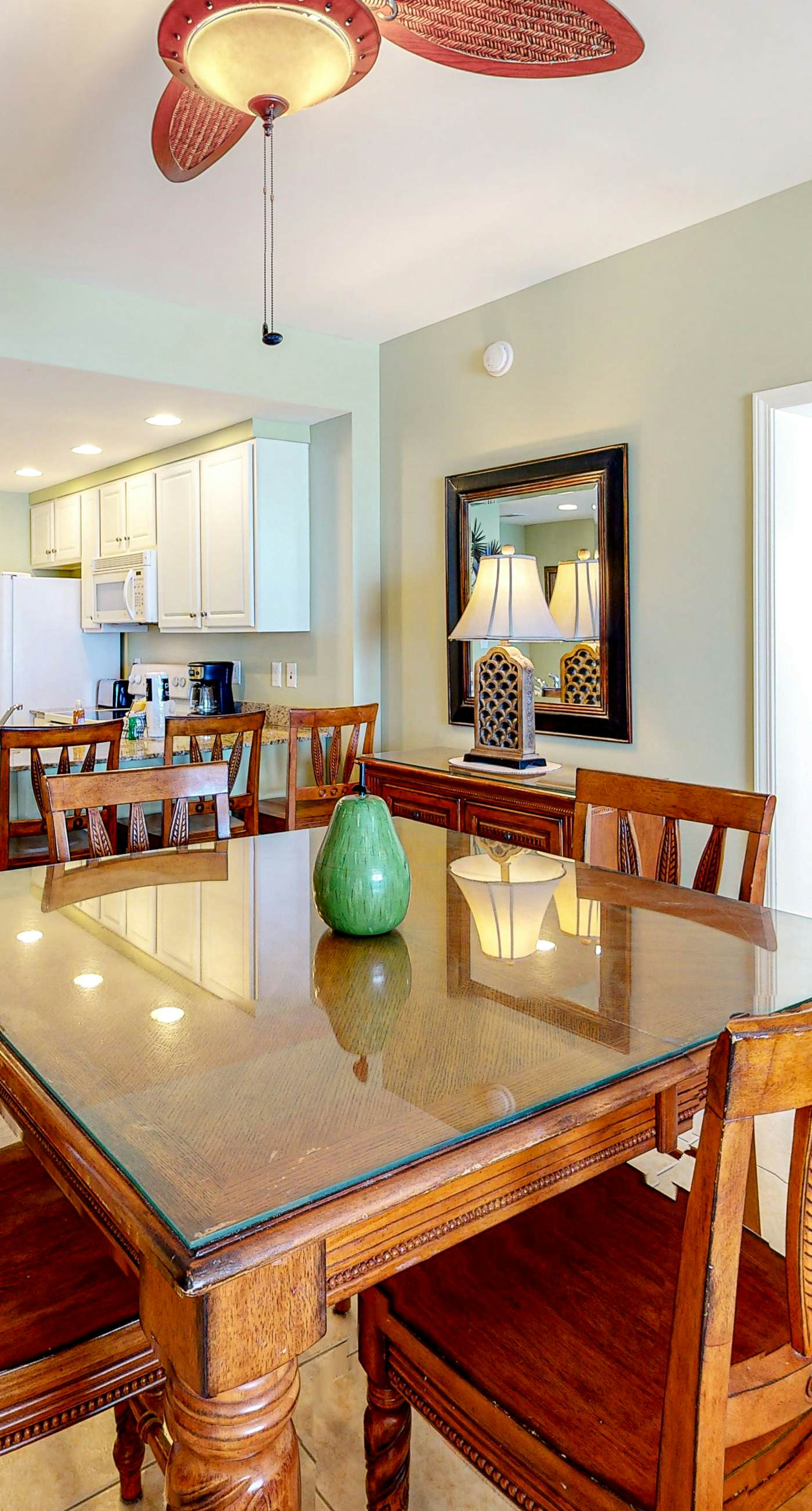 14th-Floor Gulf front condo with beach views, hot tub/pools/gym