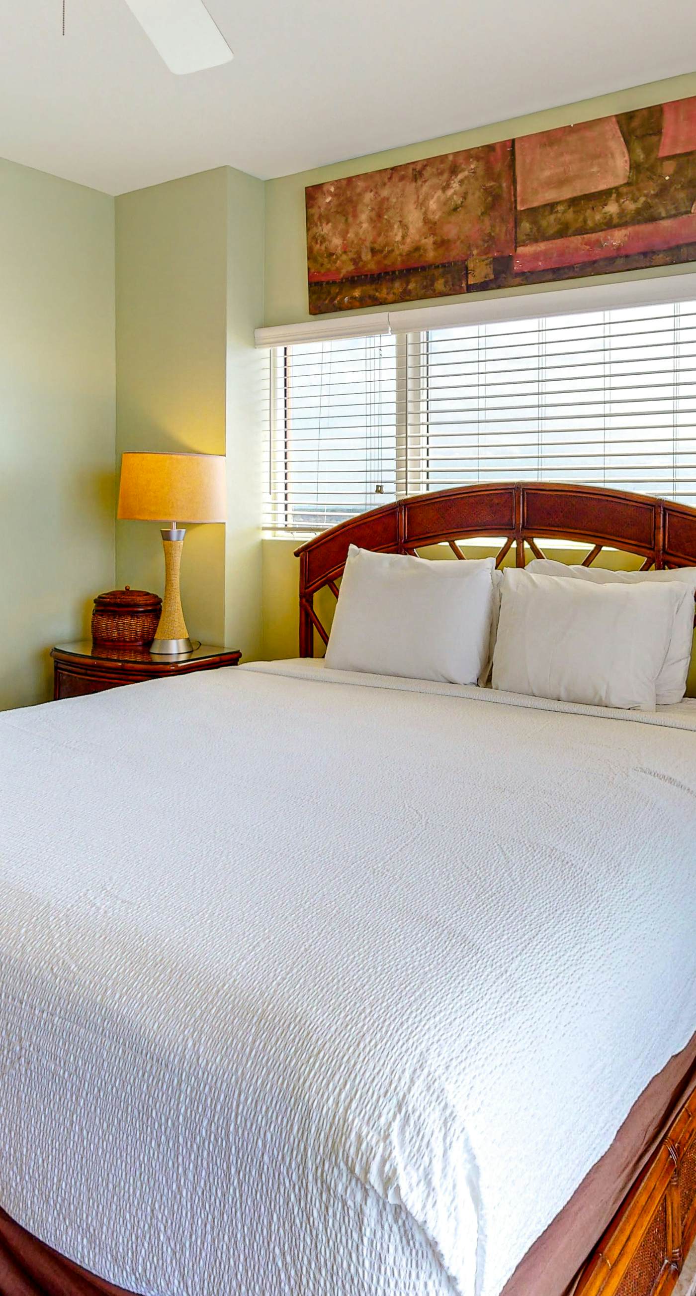 14th-Floor Gulf front condo with beach views, hot tub/pools/gym