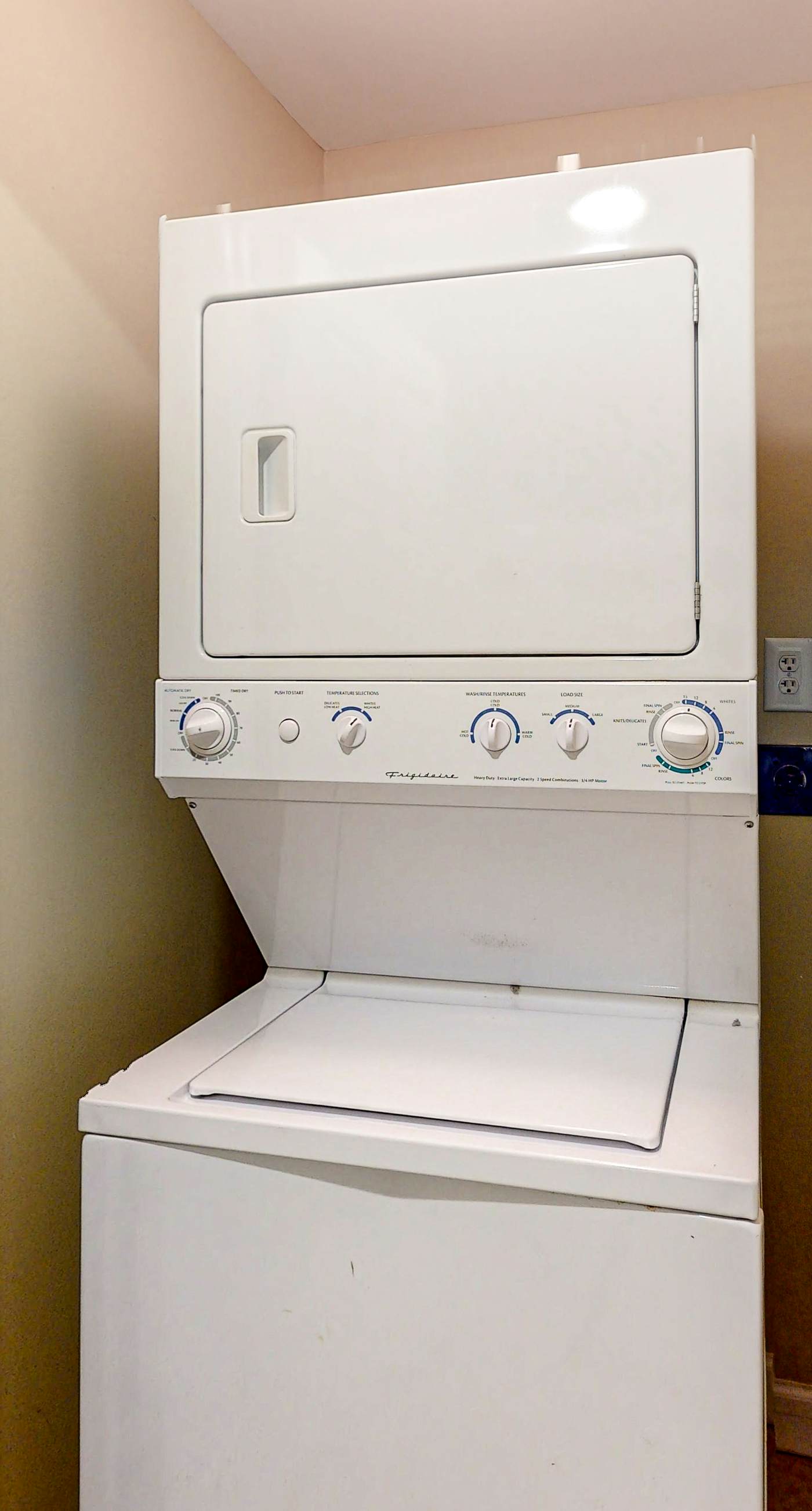 14th-Floor Gulf front condo with beach views, hot tub/pools/gym