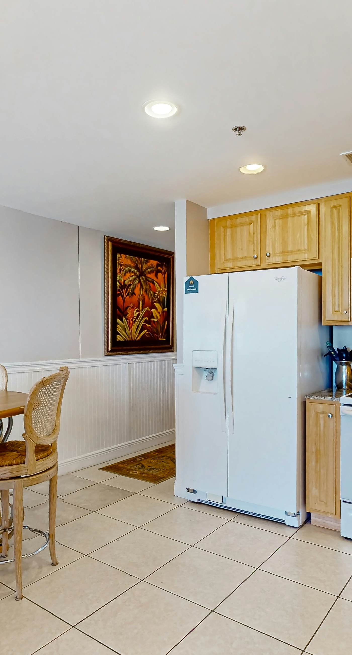 Beachfront, high-end condo with Pool, Hot tub & Splash pad