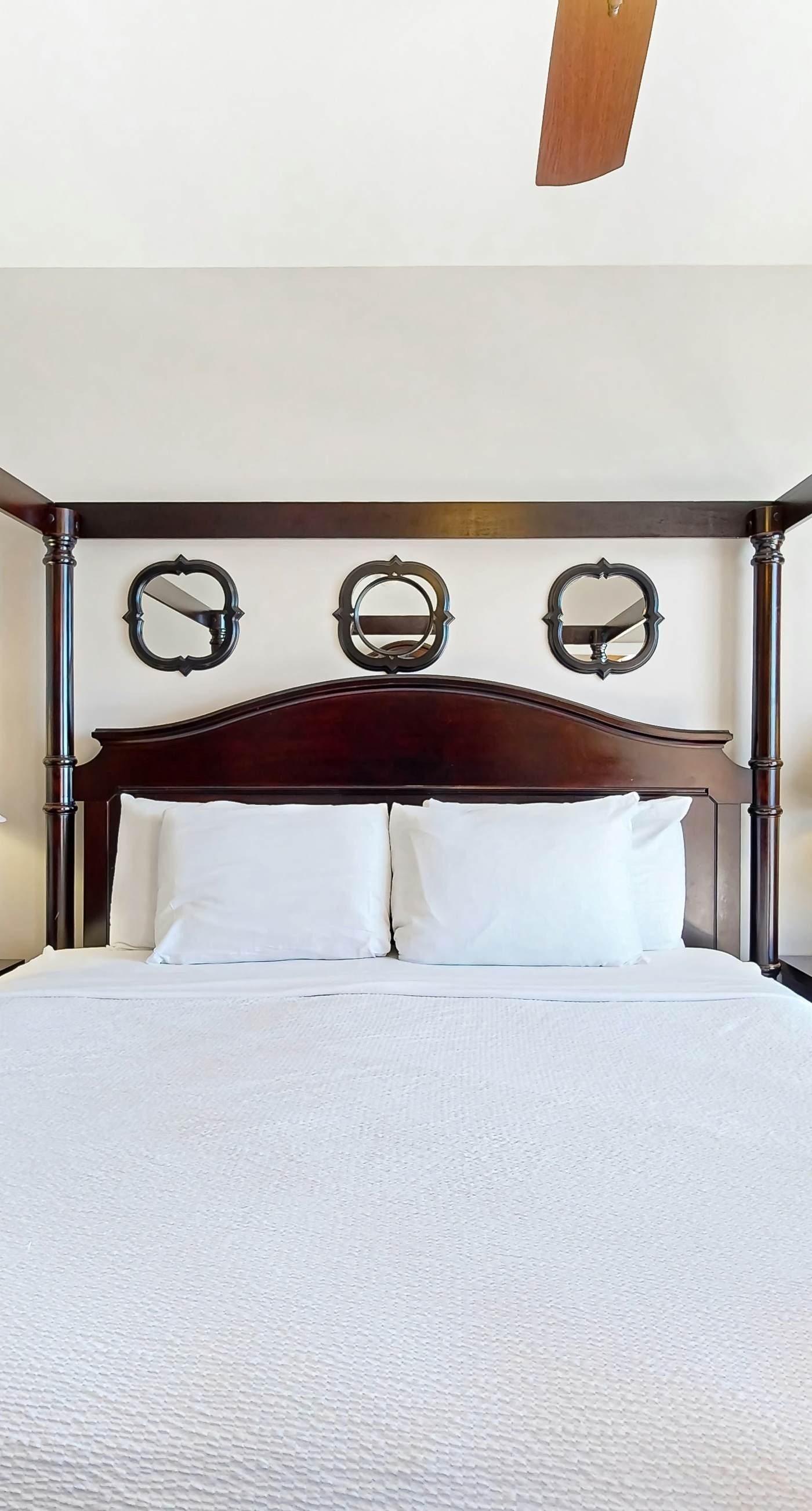 Beachfront, high-end condo with Pool, Hot tub & Splash pad