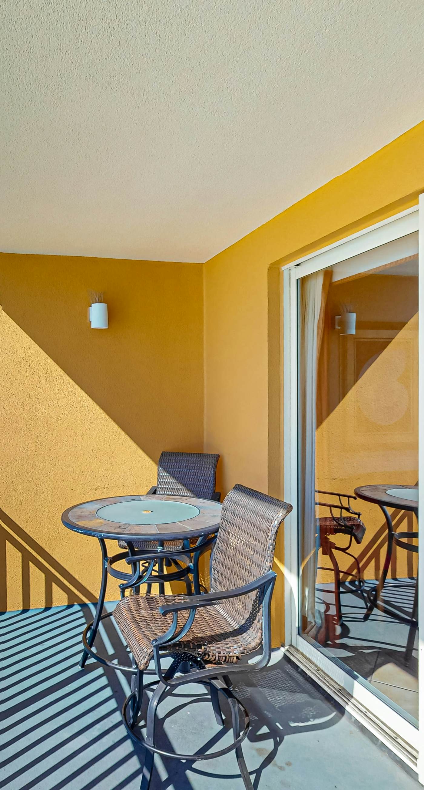 Beachfront, high-end condo with Pool, Hot tub & Splash pad