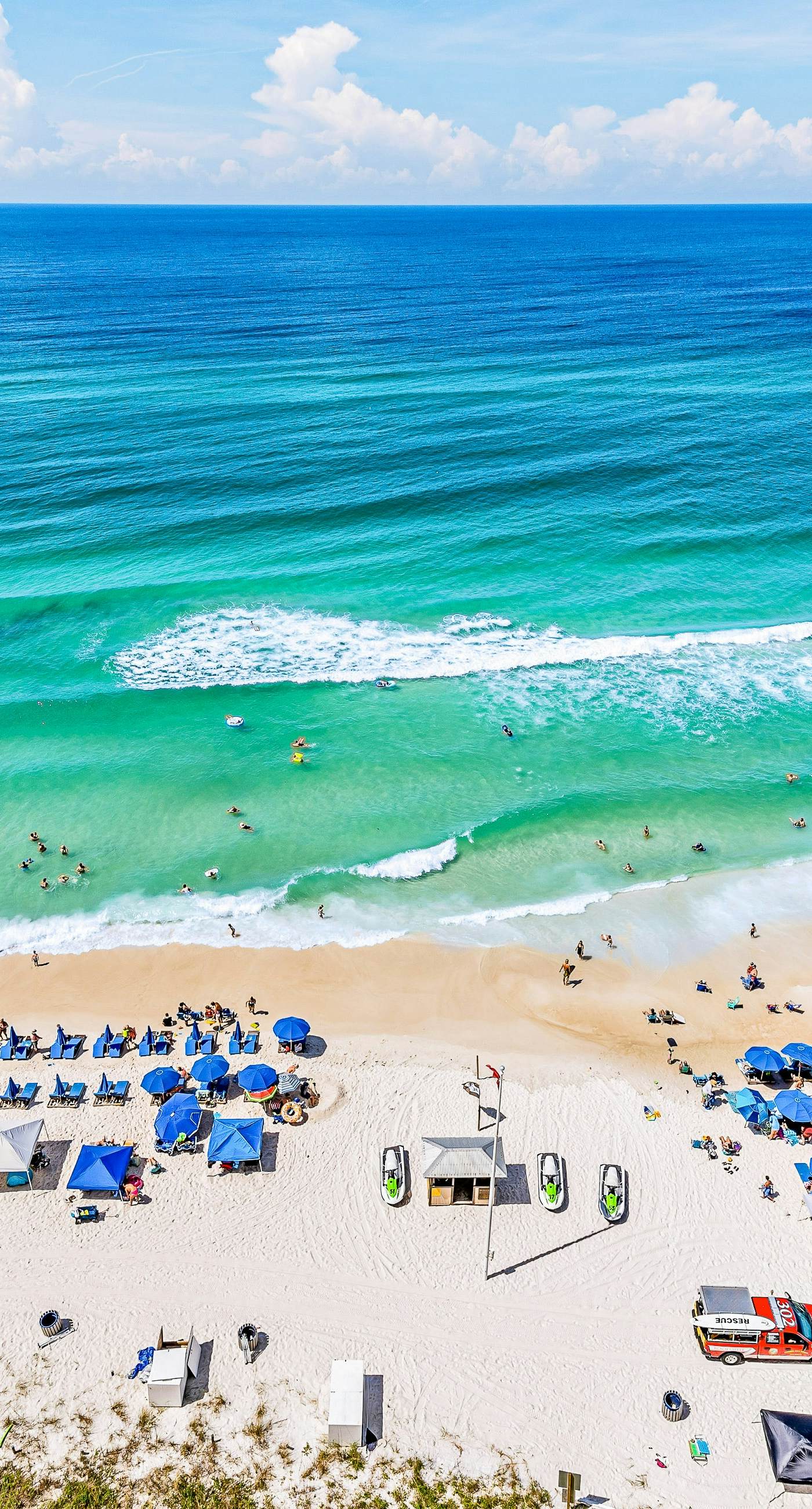 Beachfront, high-end condo with Pool, Hot tub & Splash pad