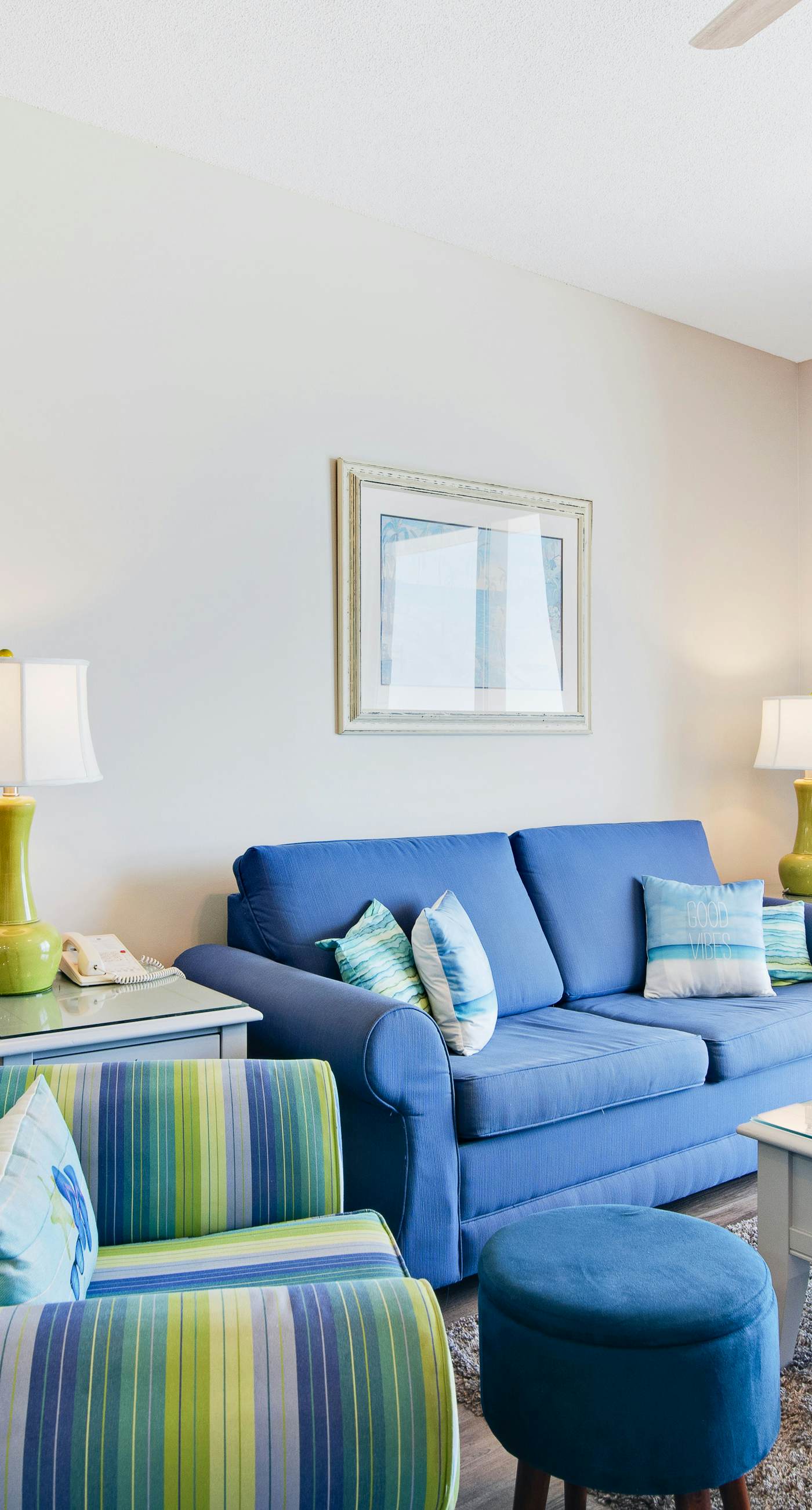 Sunny getaway at the beach with furnished balcony, pool & fitness room