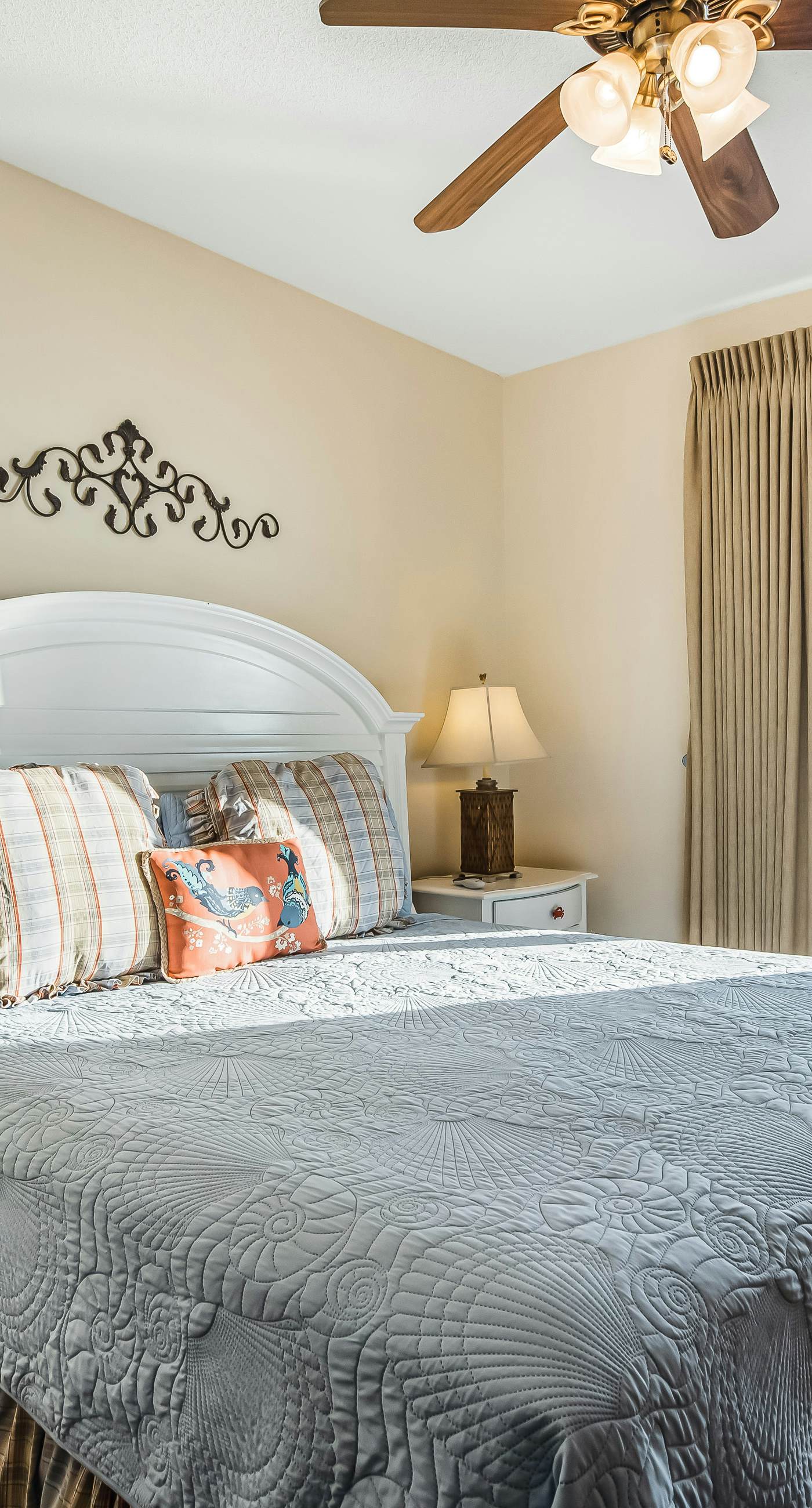 Snow-bird friendly condo with pool & fitness room - walk right out to the sand