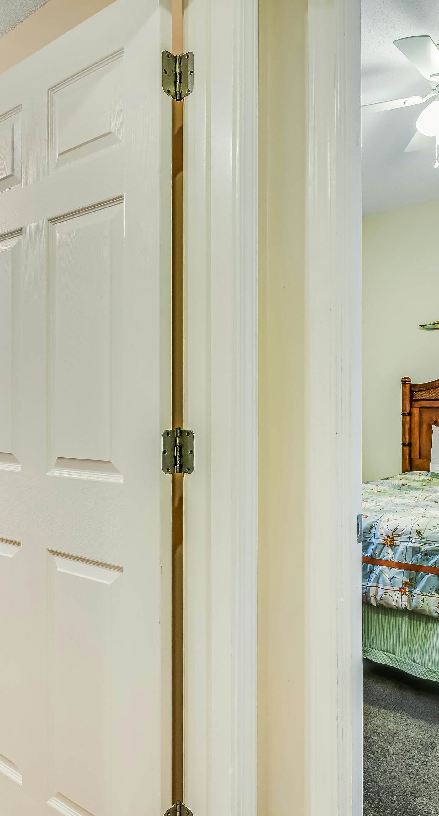 Snow-bird friendly condo with pool & fitness room - walk right out to the sand