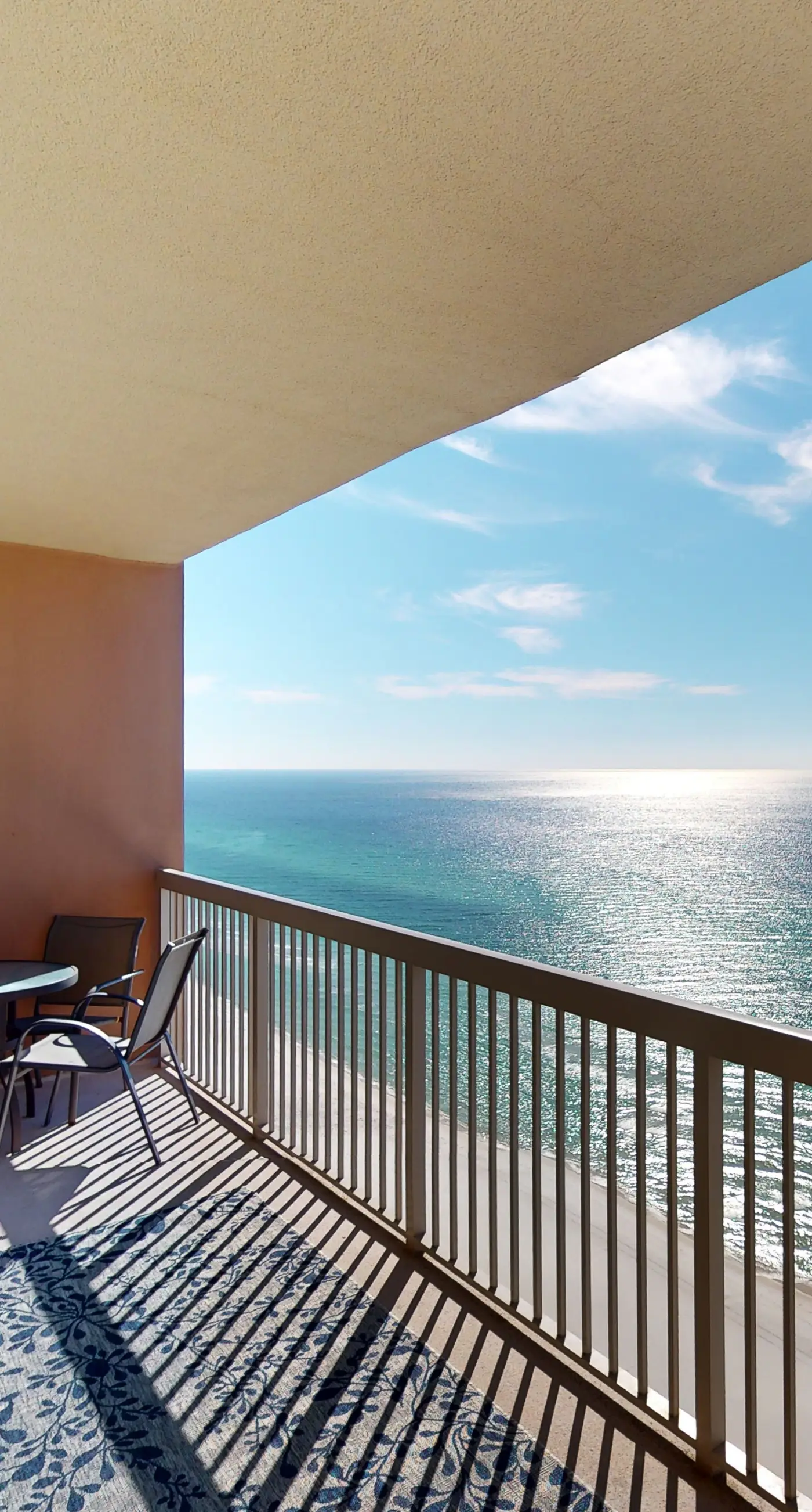 Gorgeous beachfront condo, shared pool and beach access