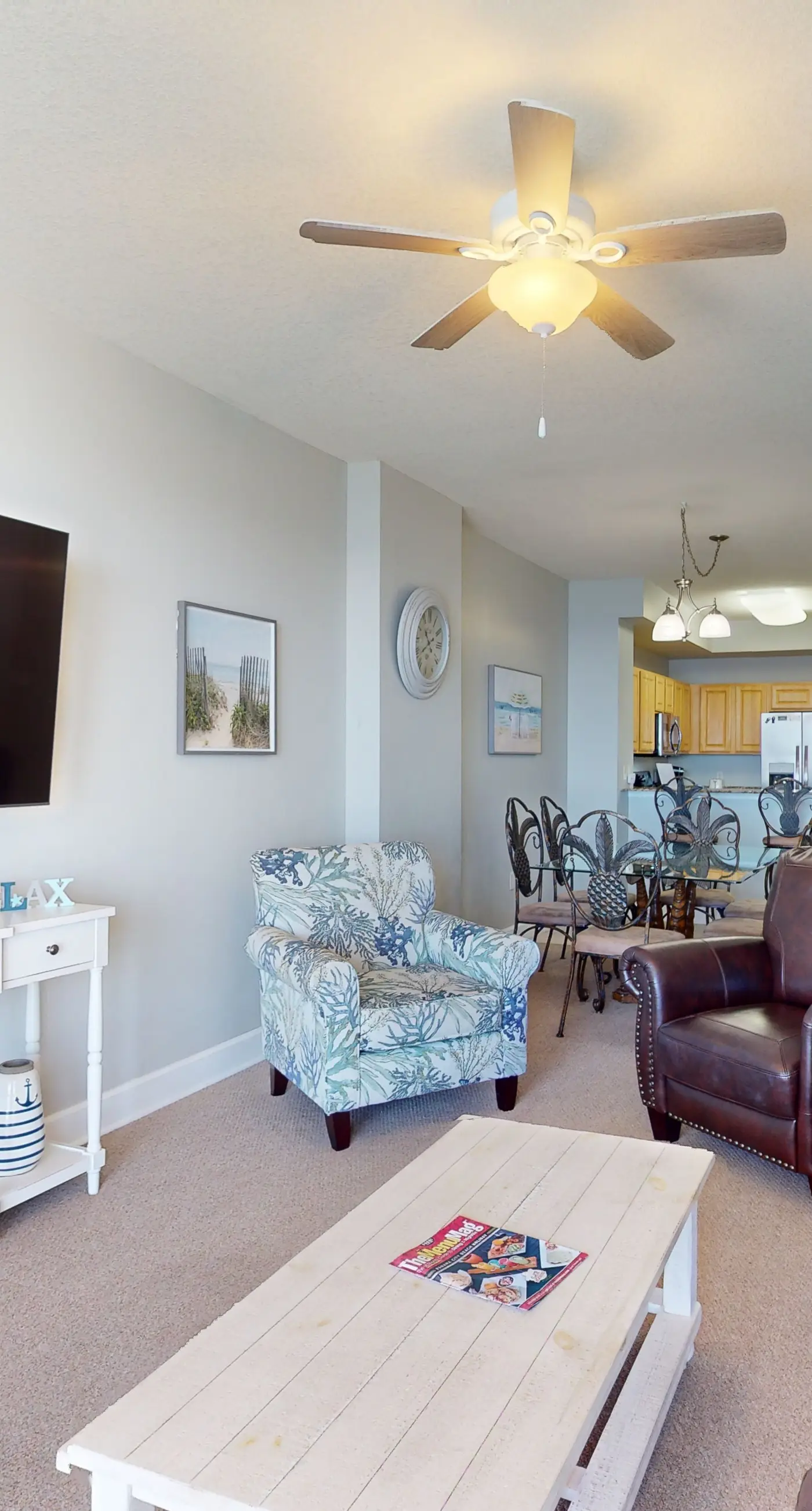 Gorgeous beachfront condo, shared pool and beach access