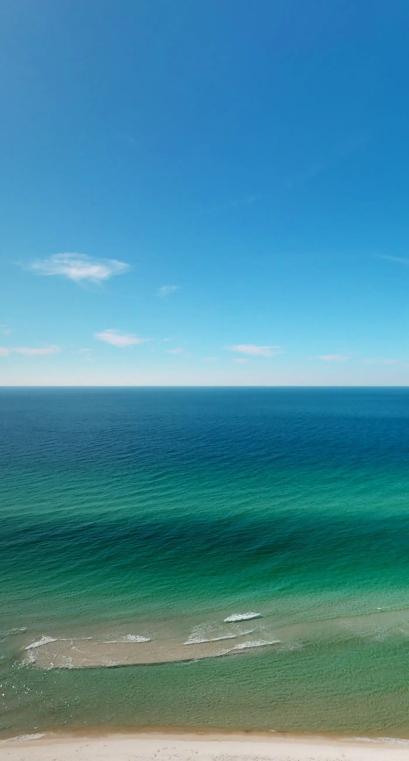 Gorgeous beachfront condo, shared pool and beach access