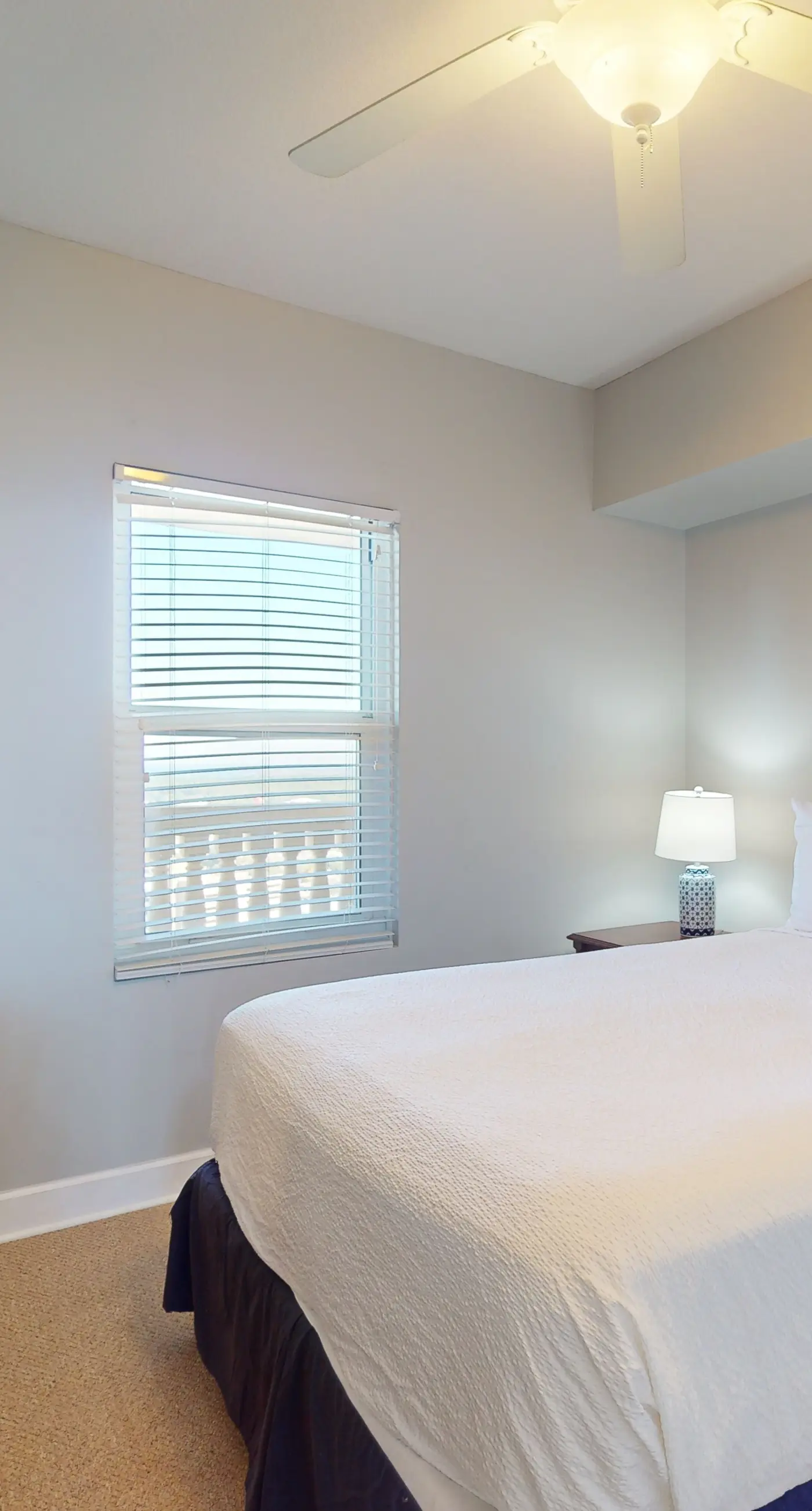 Gorgeous beachfront condo, shared pool and beach access