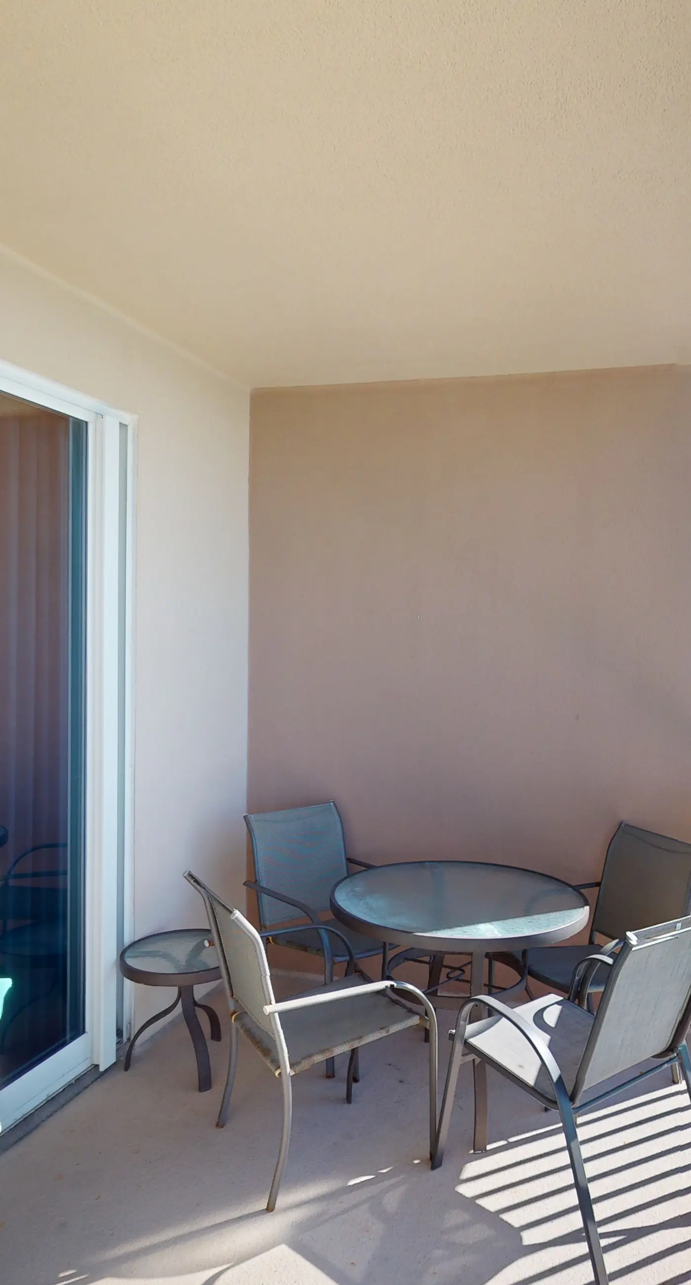 Gorgeous beachfront condo, shared pool and beach access