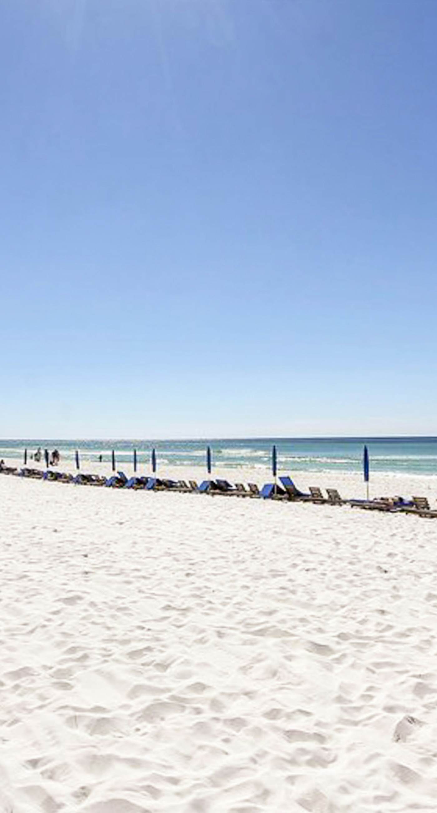 Lovely condo on Gulf with beach, pools, hot tub, & balcony