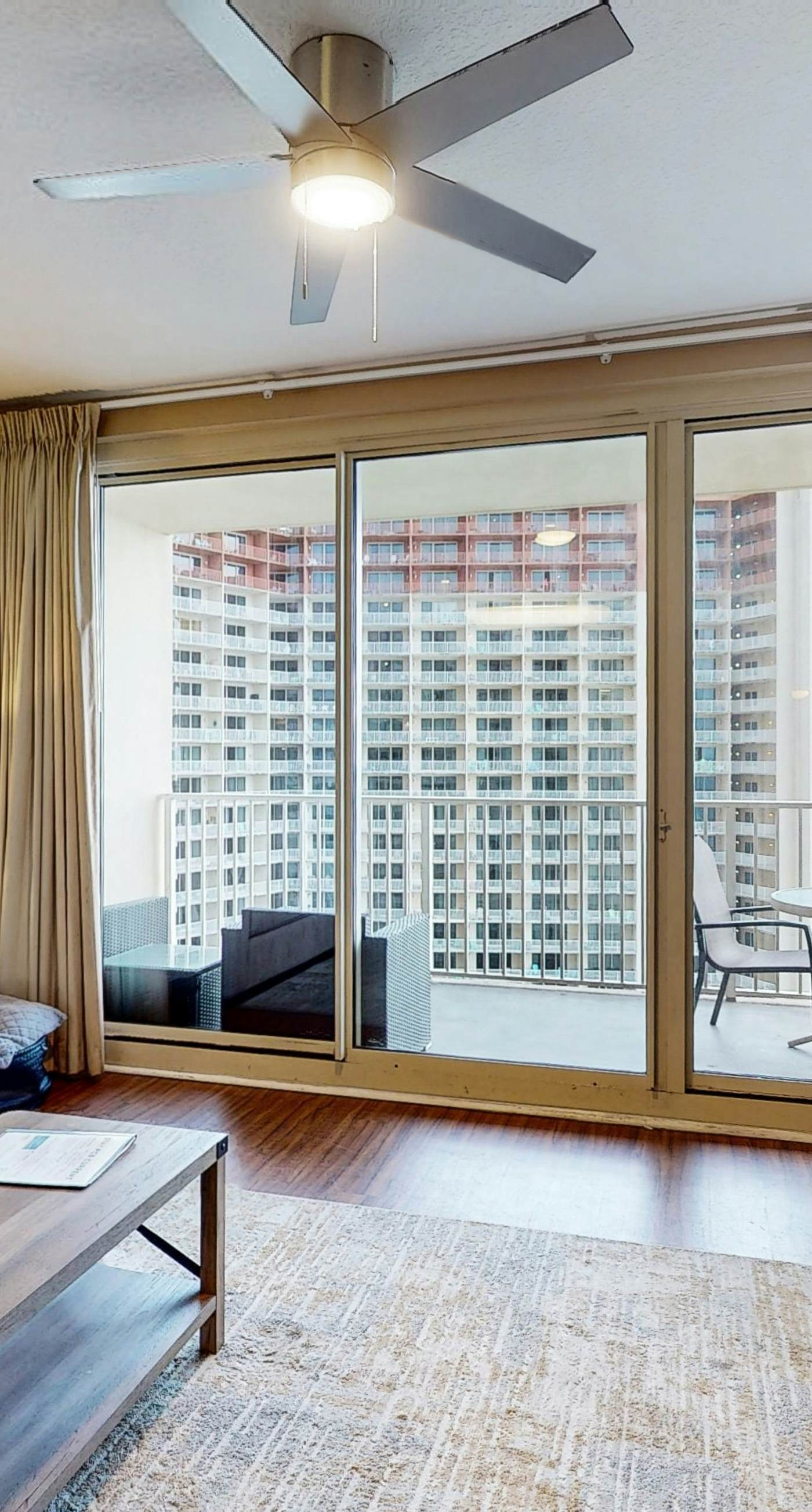 Lovely condo on Gulf with beach, pools, hot tub, & balcony