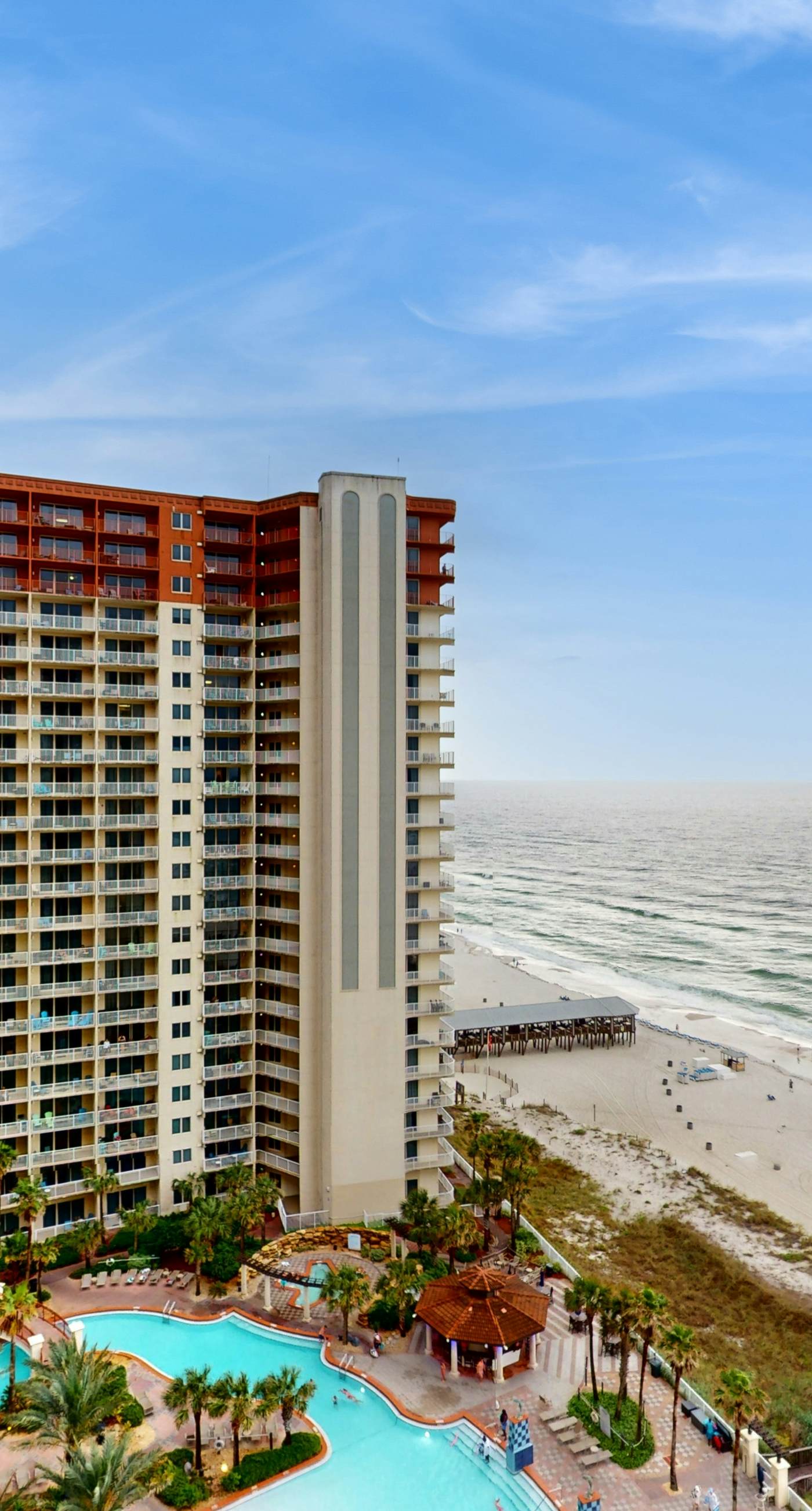 Lovely condo on Gulf with beach, pools, hot tub, & balcony