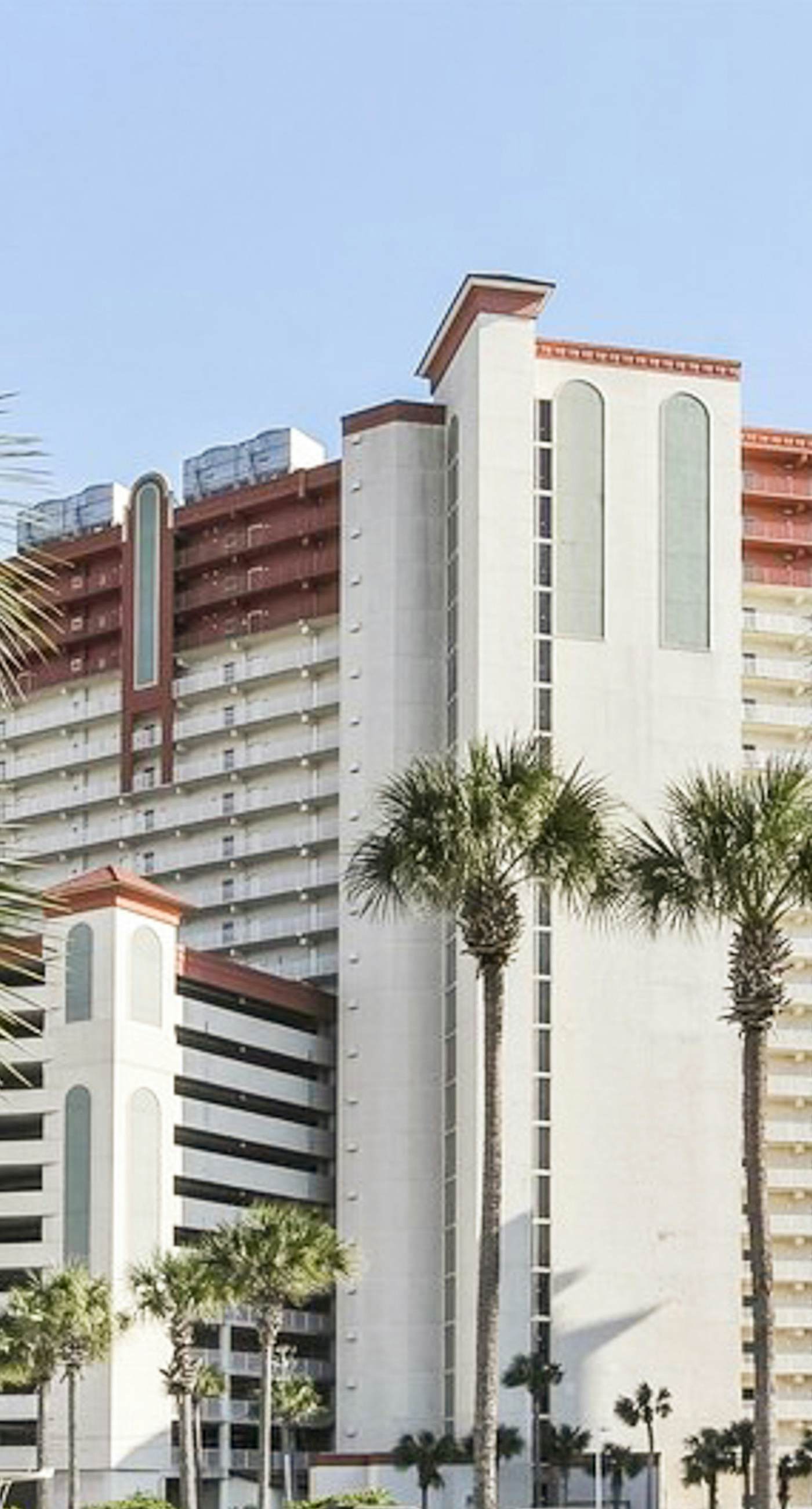 Lovely condo on Gulf with beach, pools, hot tub, & balcony