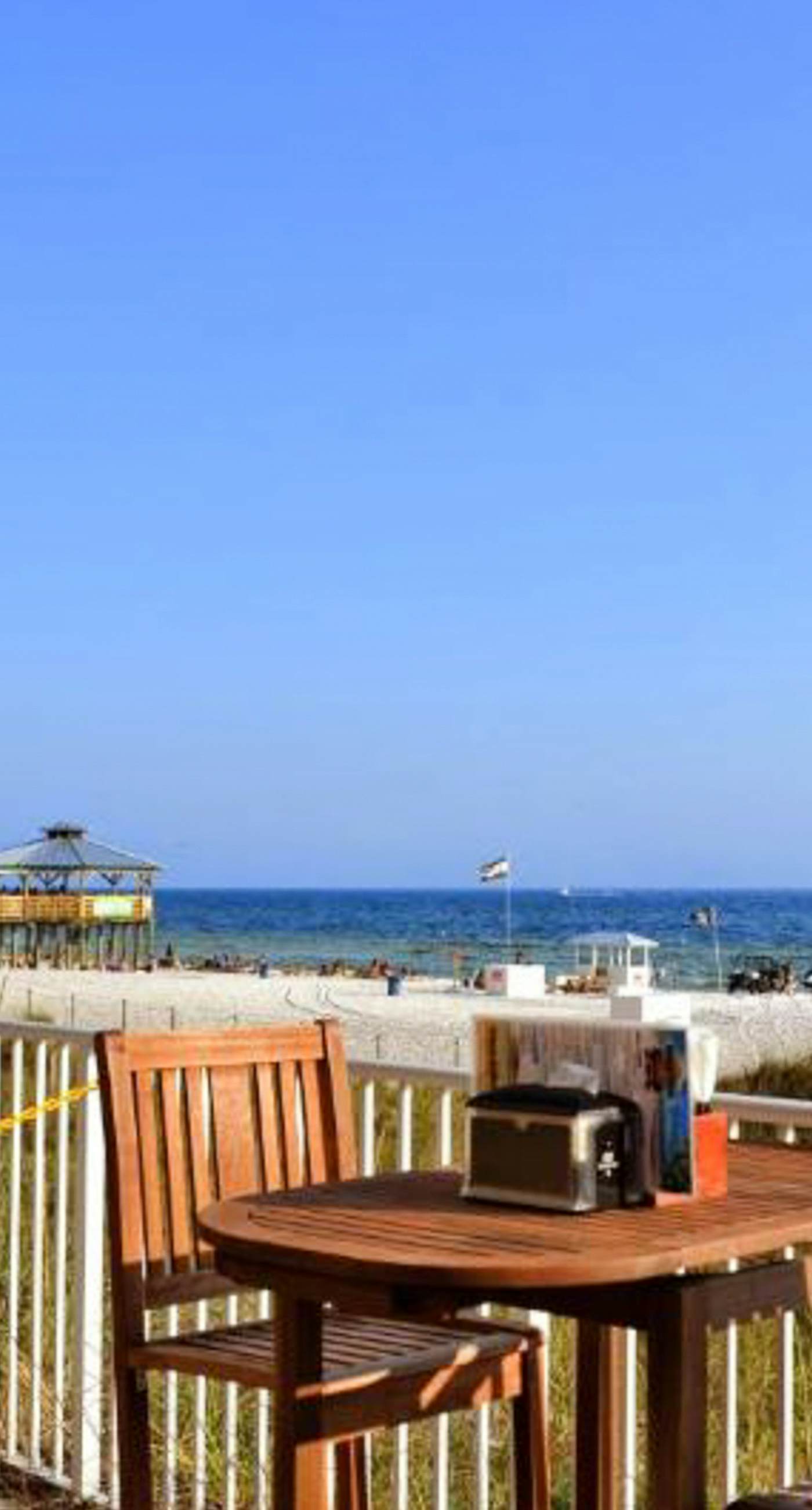 Lovely condo on Gulf with beach, pools, hot tub, & balcony