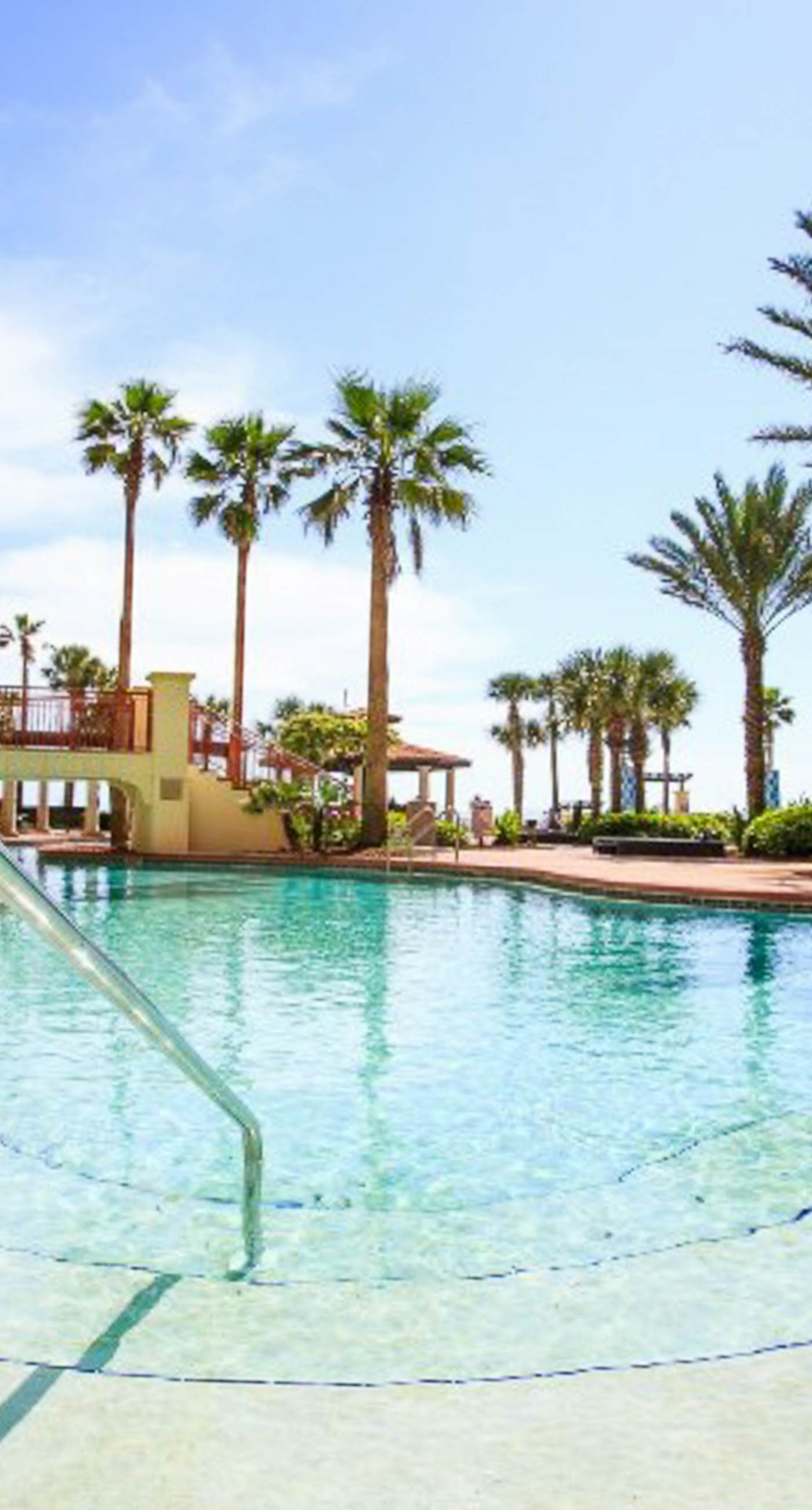 Lovely condo on Gulf with beach, pools, hot tub, & balcony