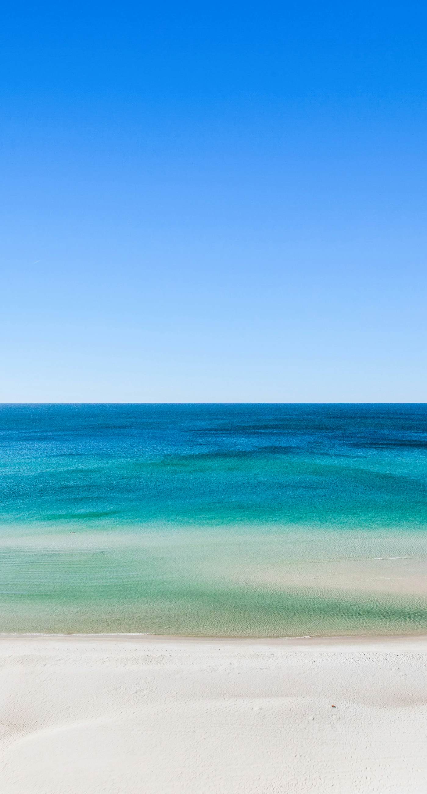 Lovely condo on Gulf with beach, pools, hot tub, & balcony