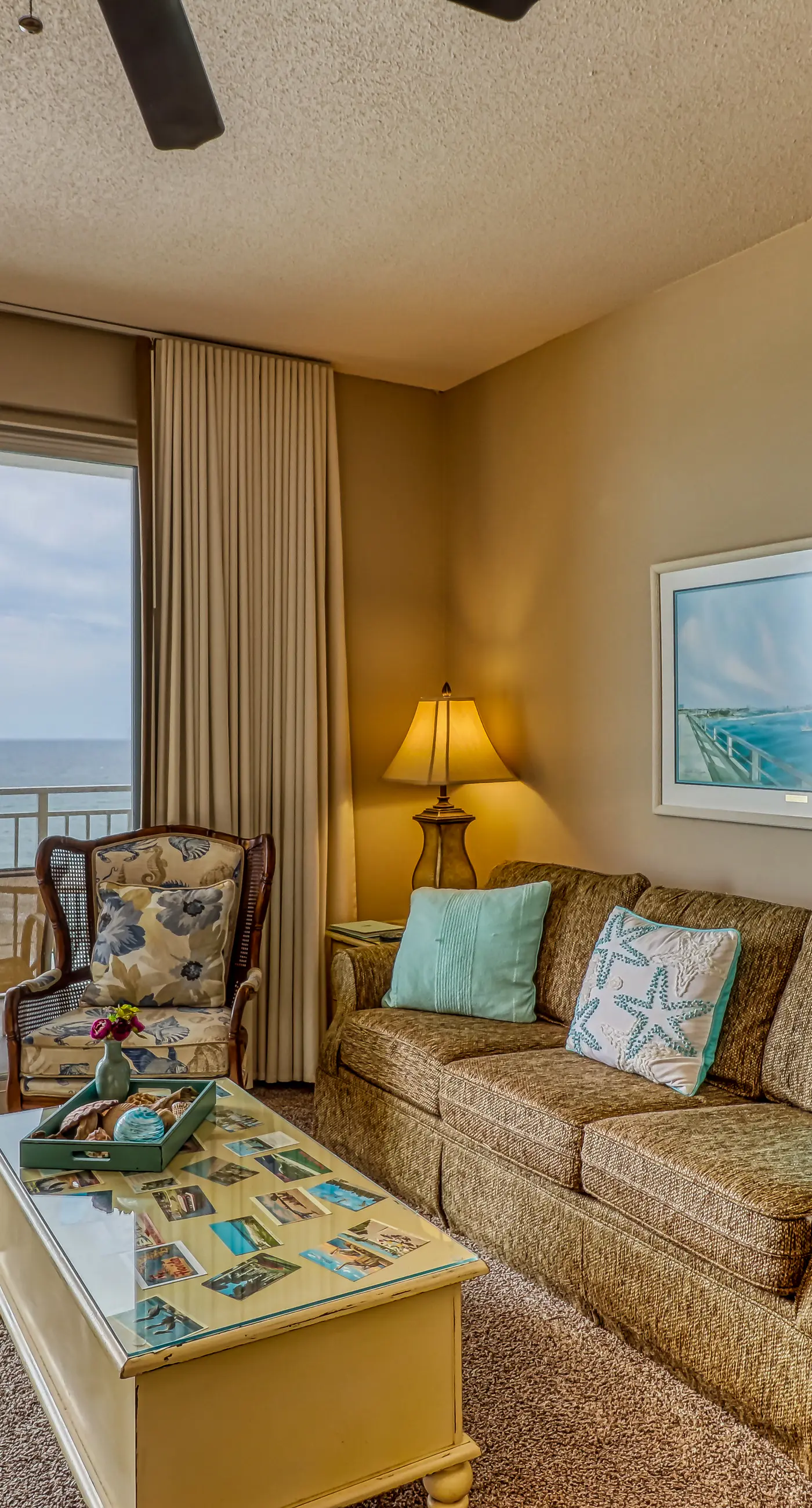 Artsy beach condo with amazing views, bi-level pool & gym - near the beach