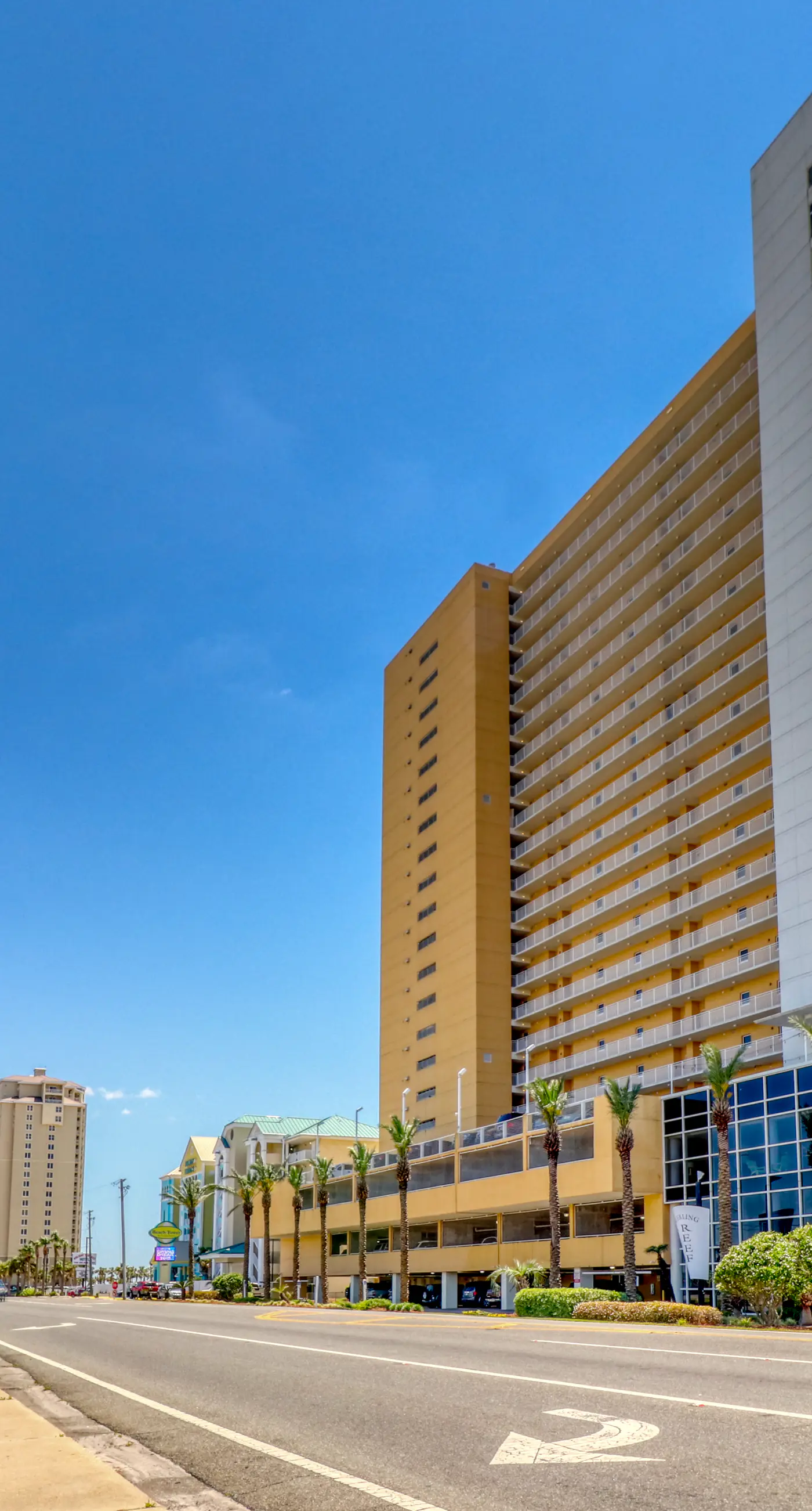 Artsy beach condo with amazing views, bi-level pool & gym - near the beach