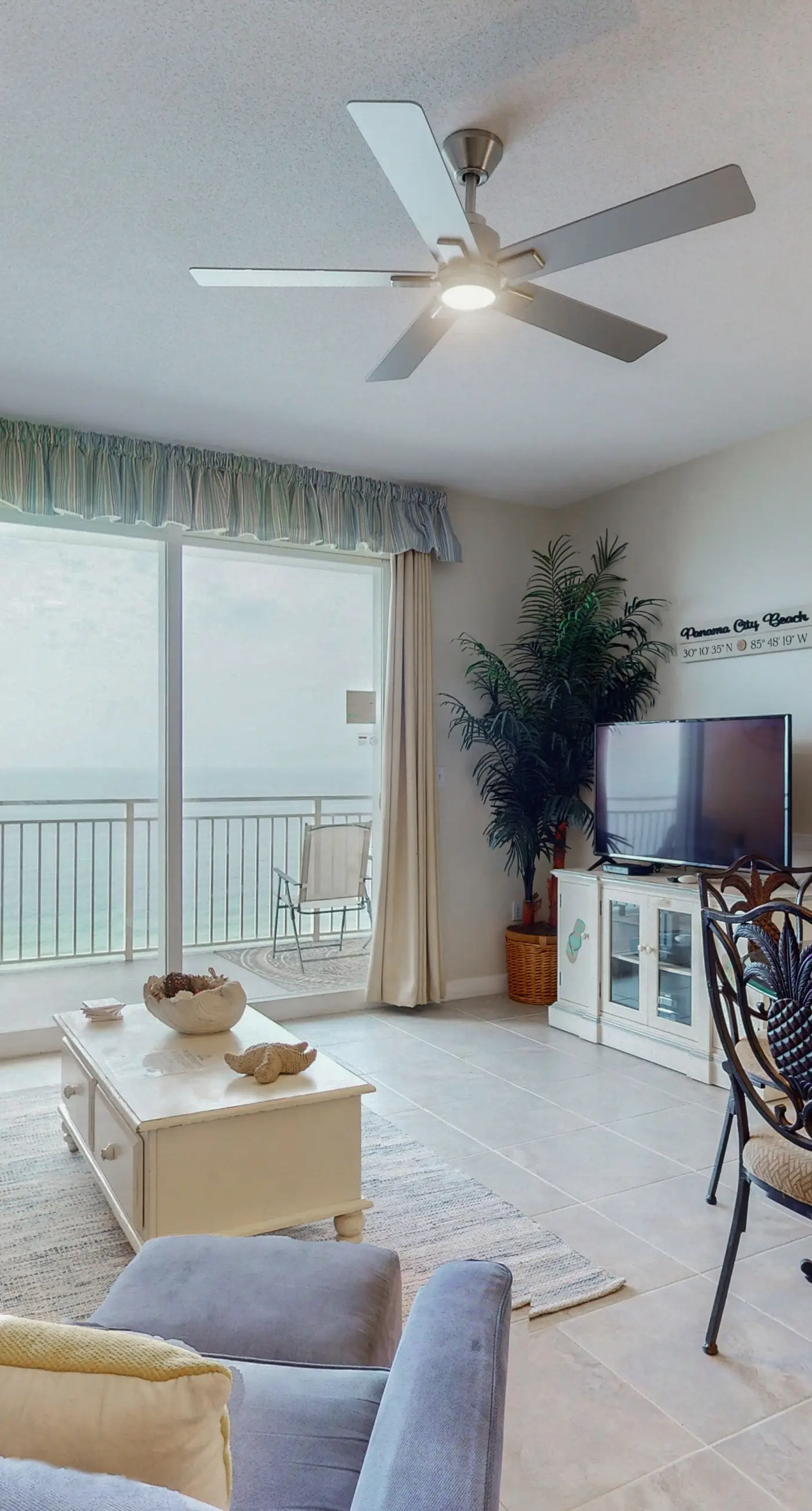 Charming, beachfront condo with furnished balcony & a bi-level pool